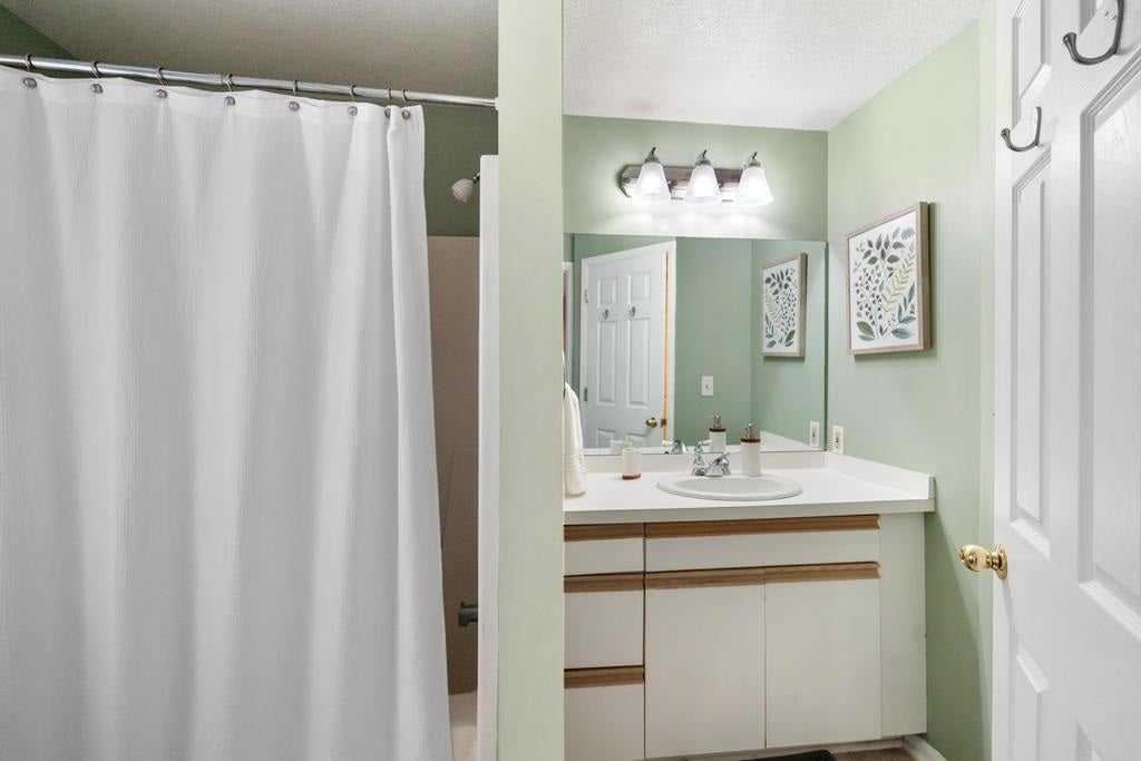 6 W Main Street Unit: 1
