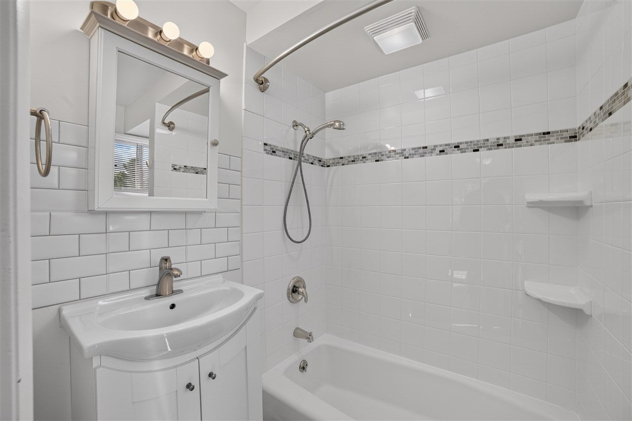 308 W Upright Street