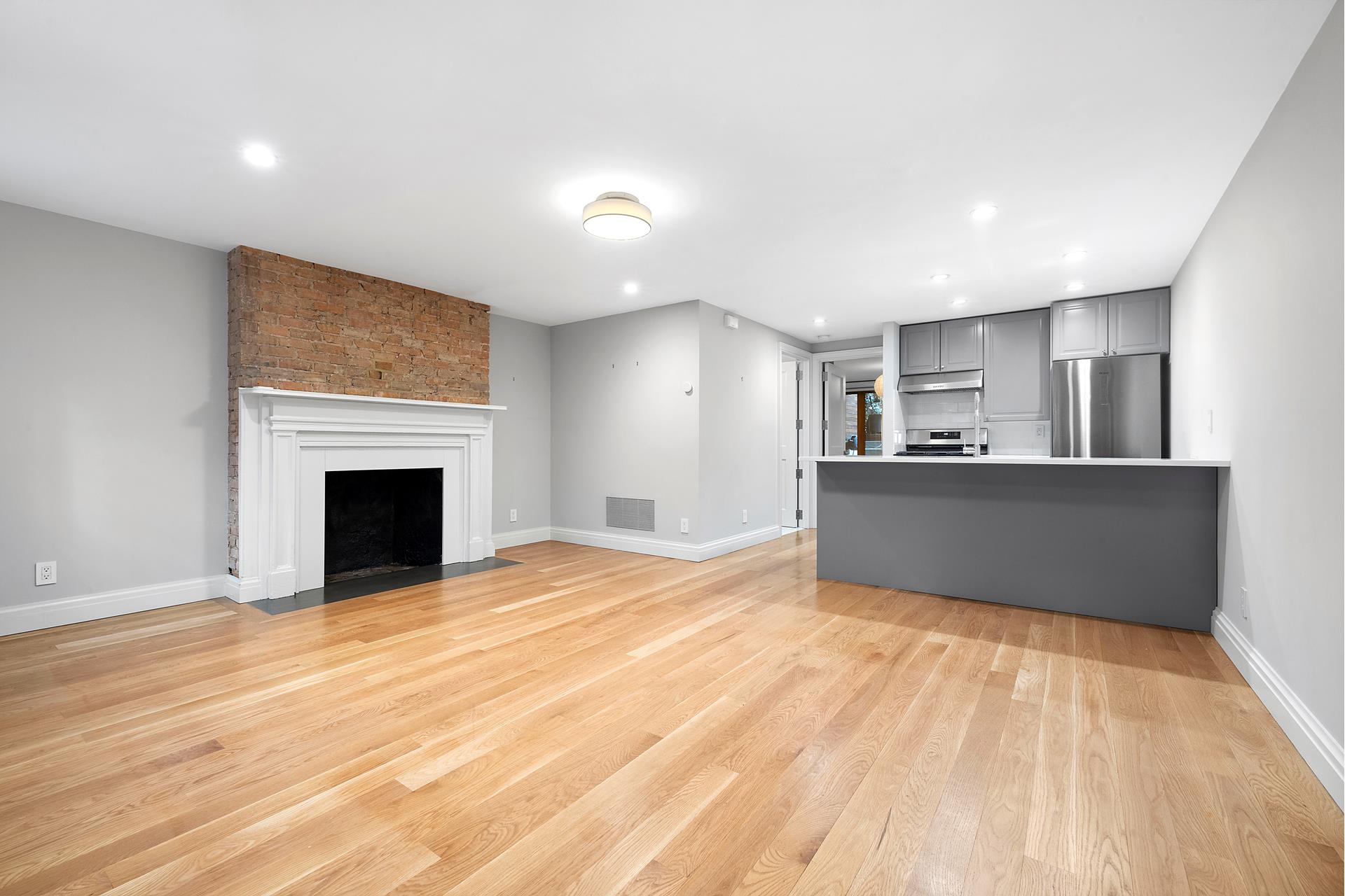 114 W Washington Place GARDEN