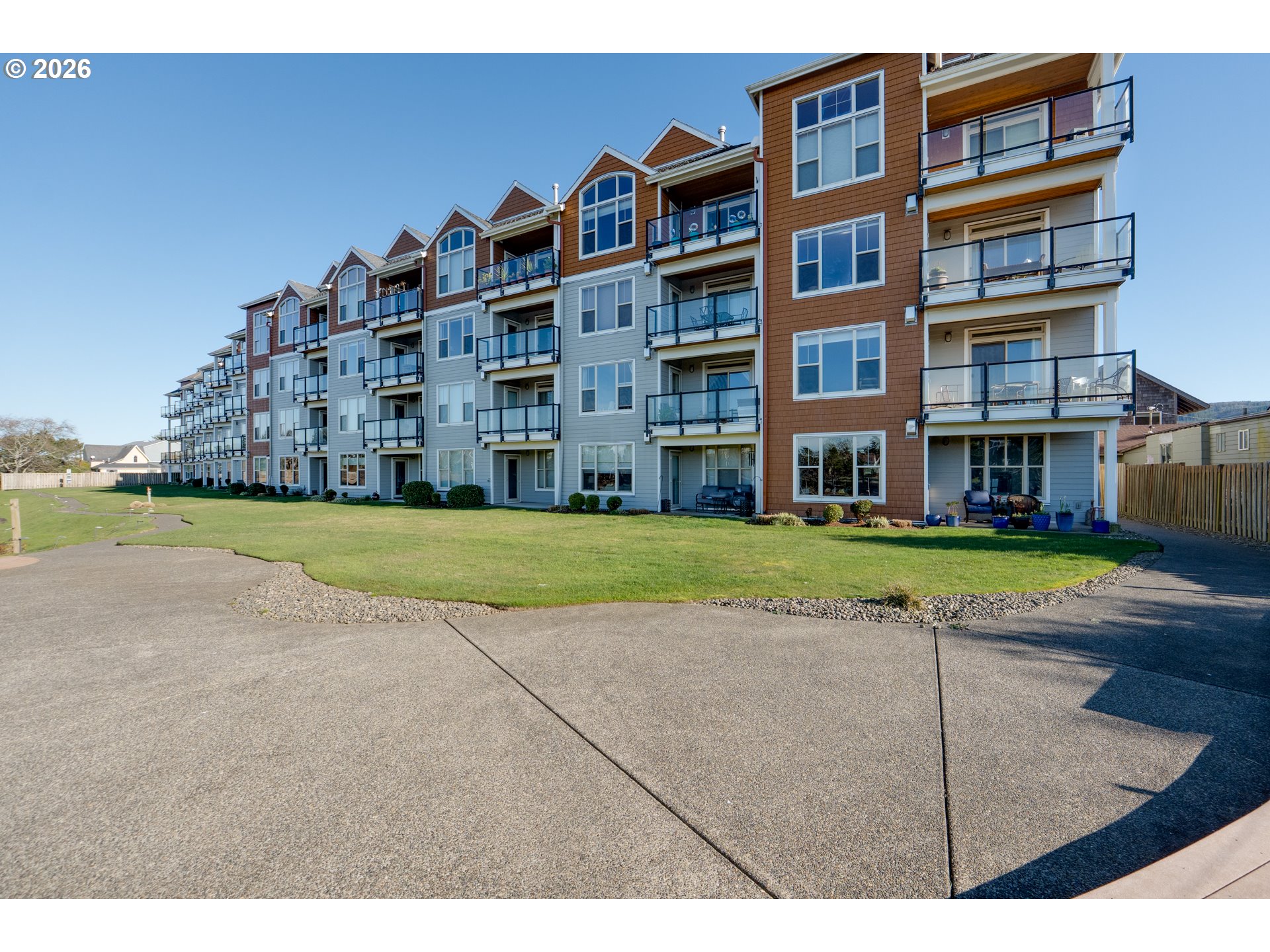 1000 N HOLLADAY DR 402