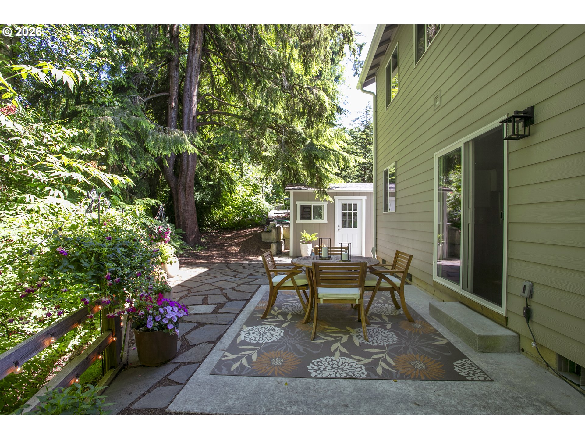 1975 FOREST DR