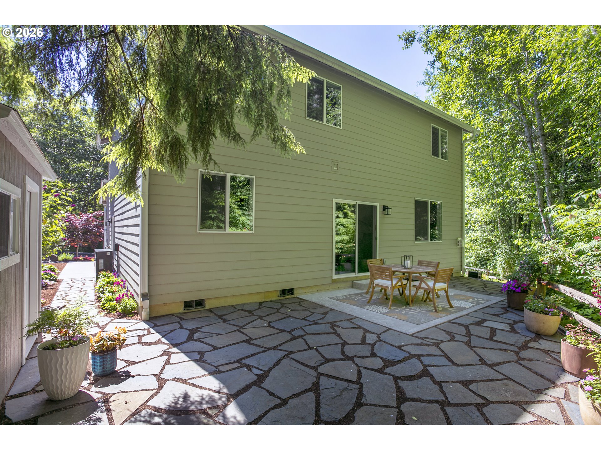 1975 FOREST DR