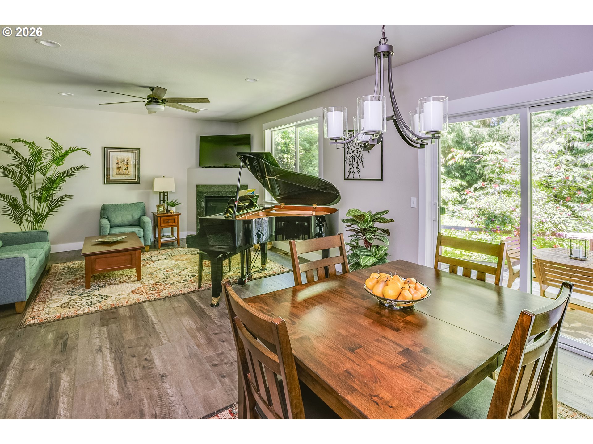 1975 FOREST DR