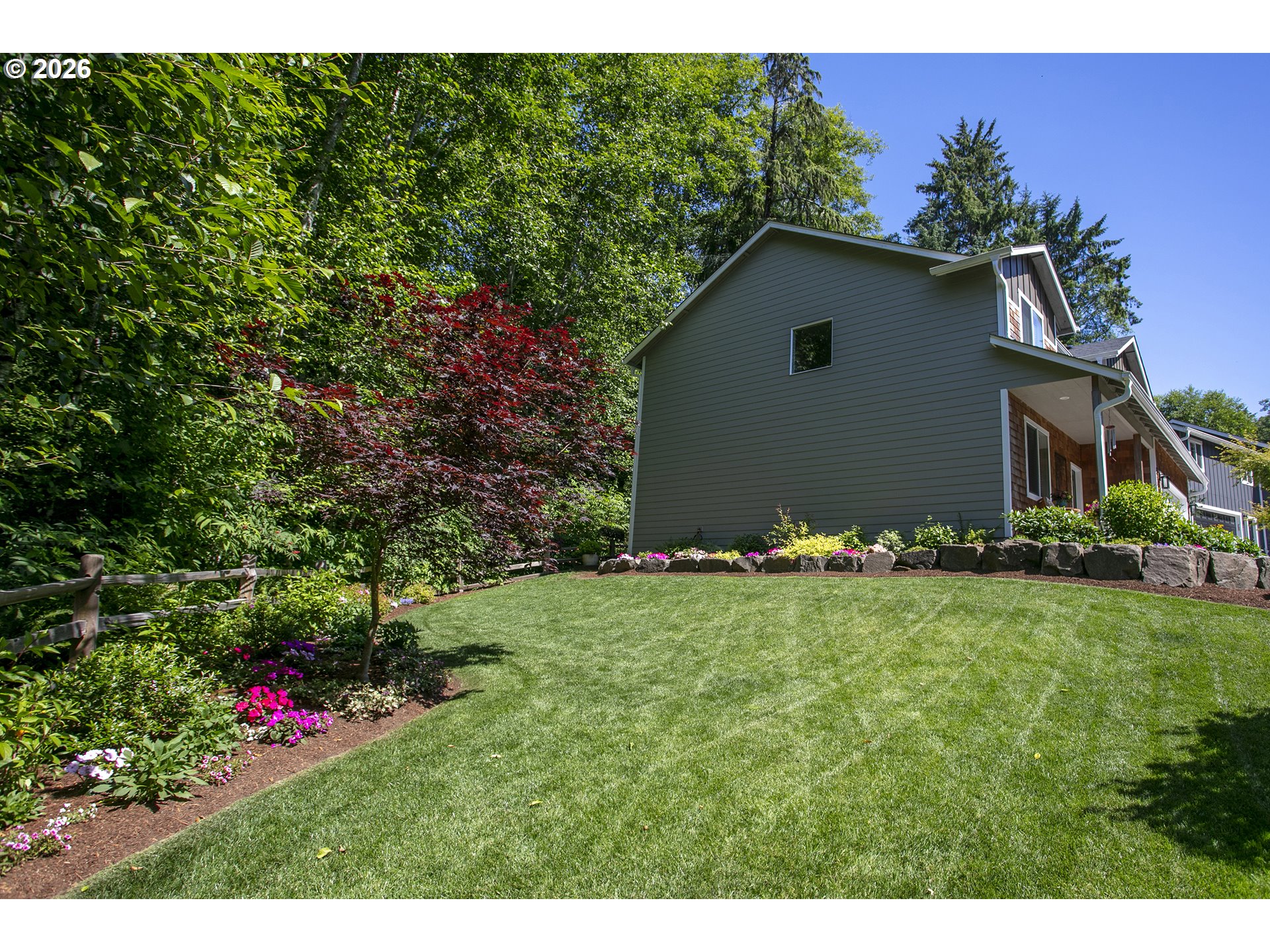 1975 FOREST DR