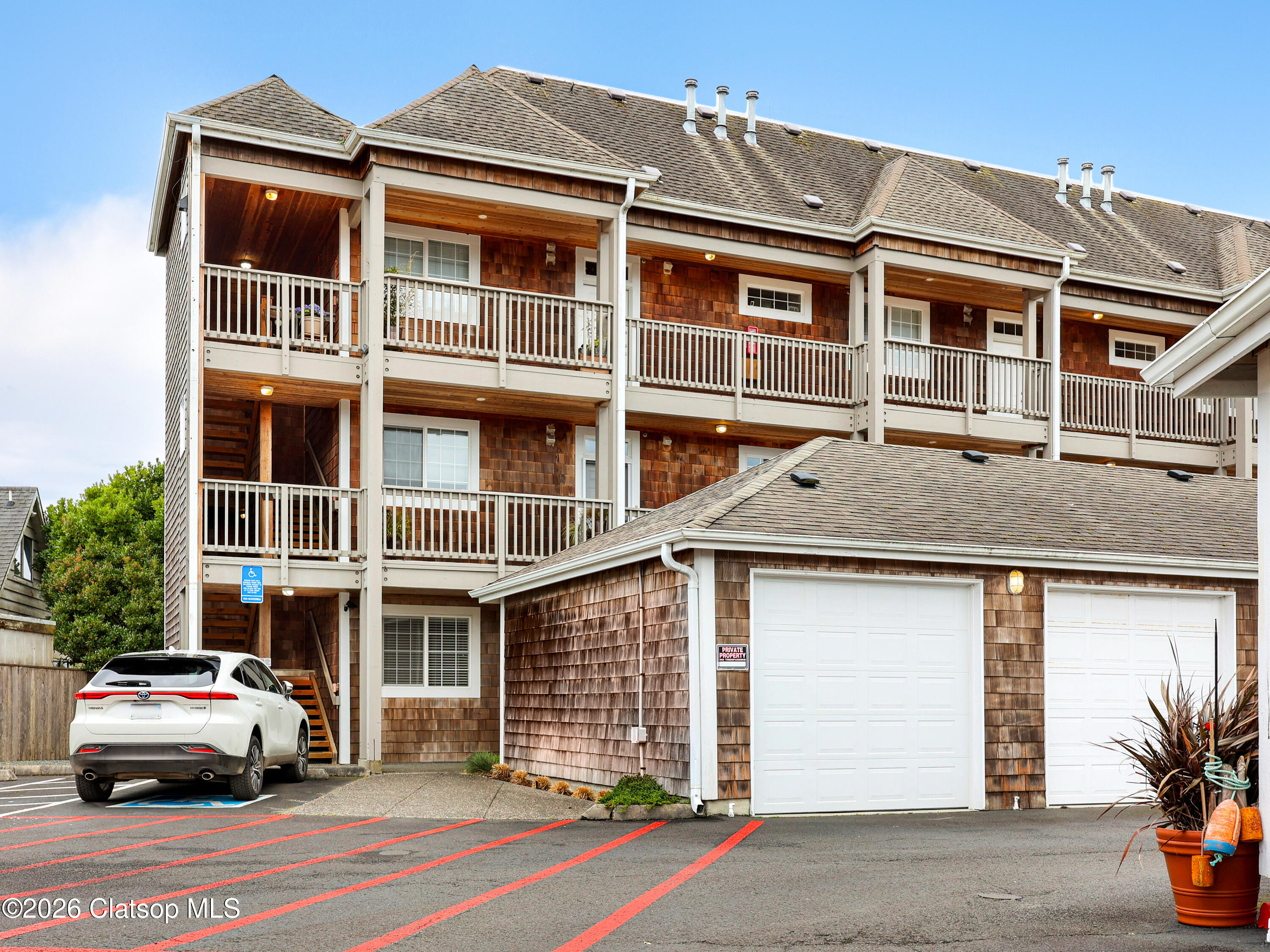 1108 S Holladay Drive, 16