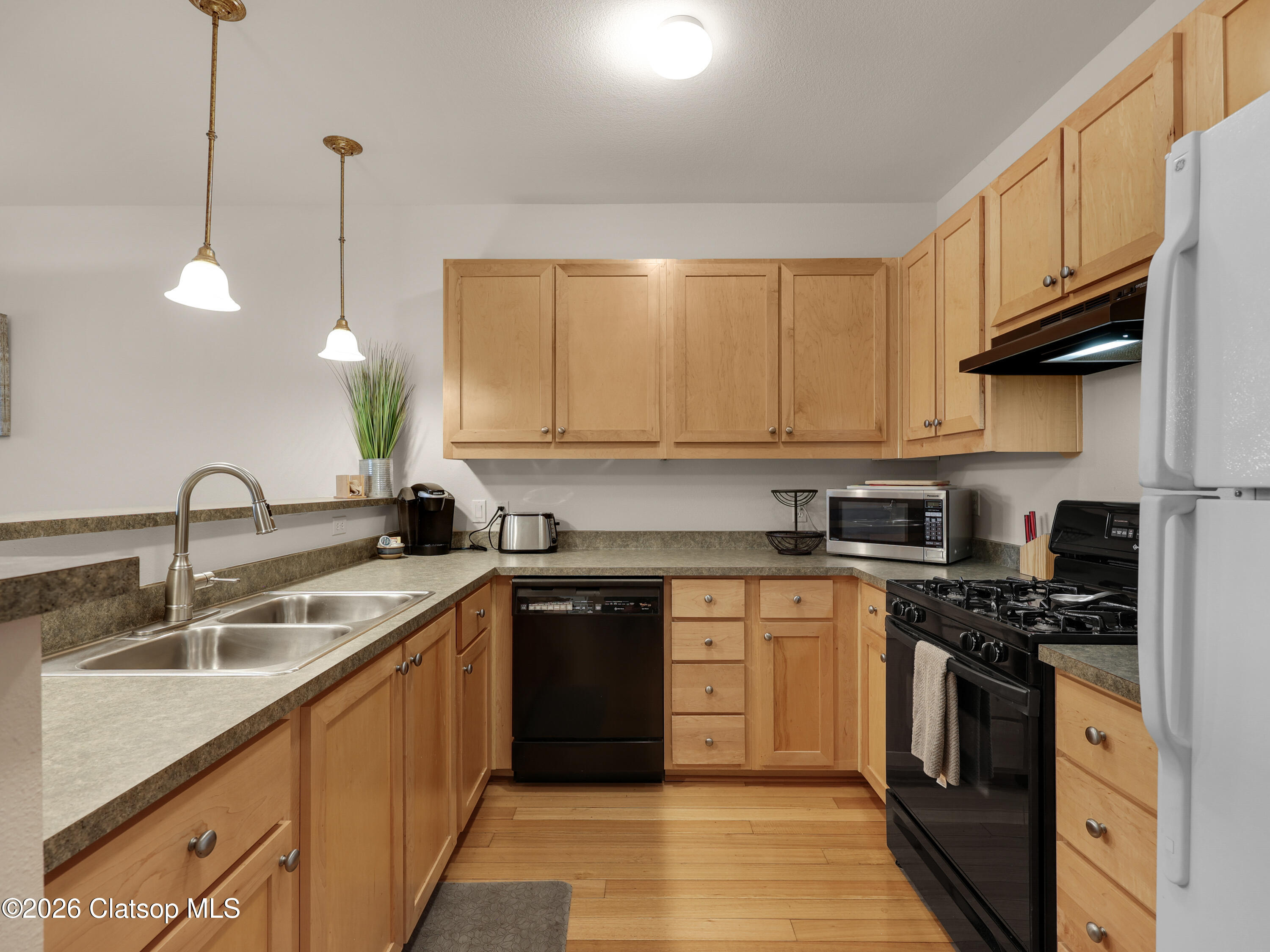 1108 S Holladay Drive, 16