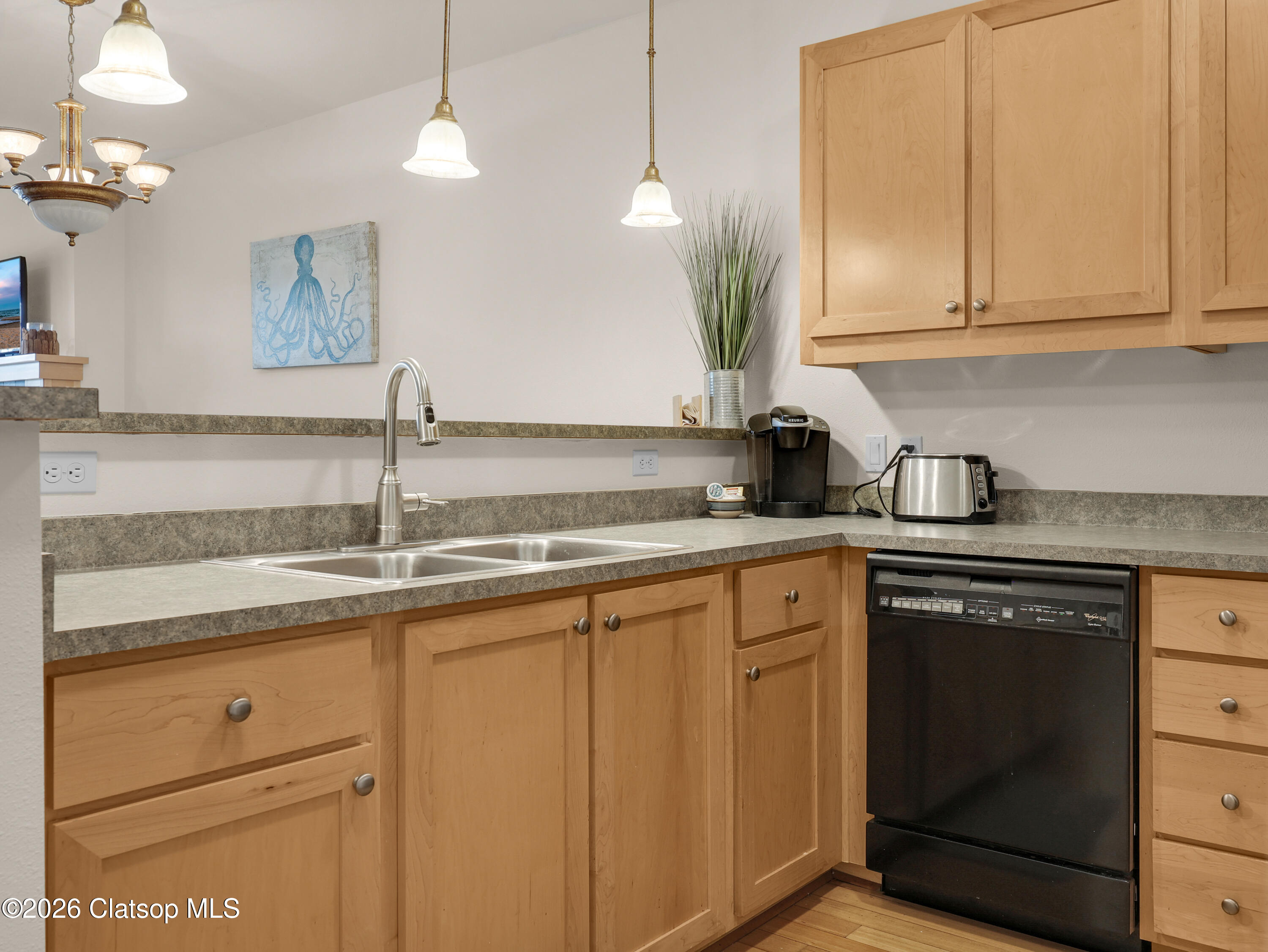 1108 S Holladay Drive, 16