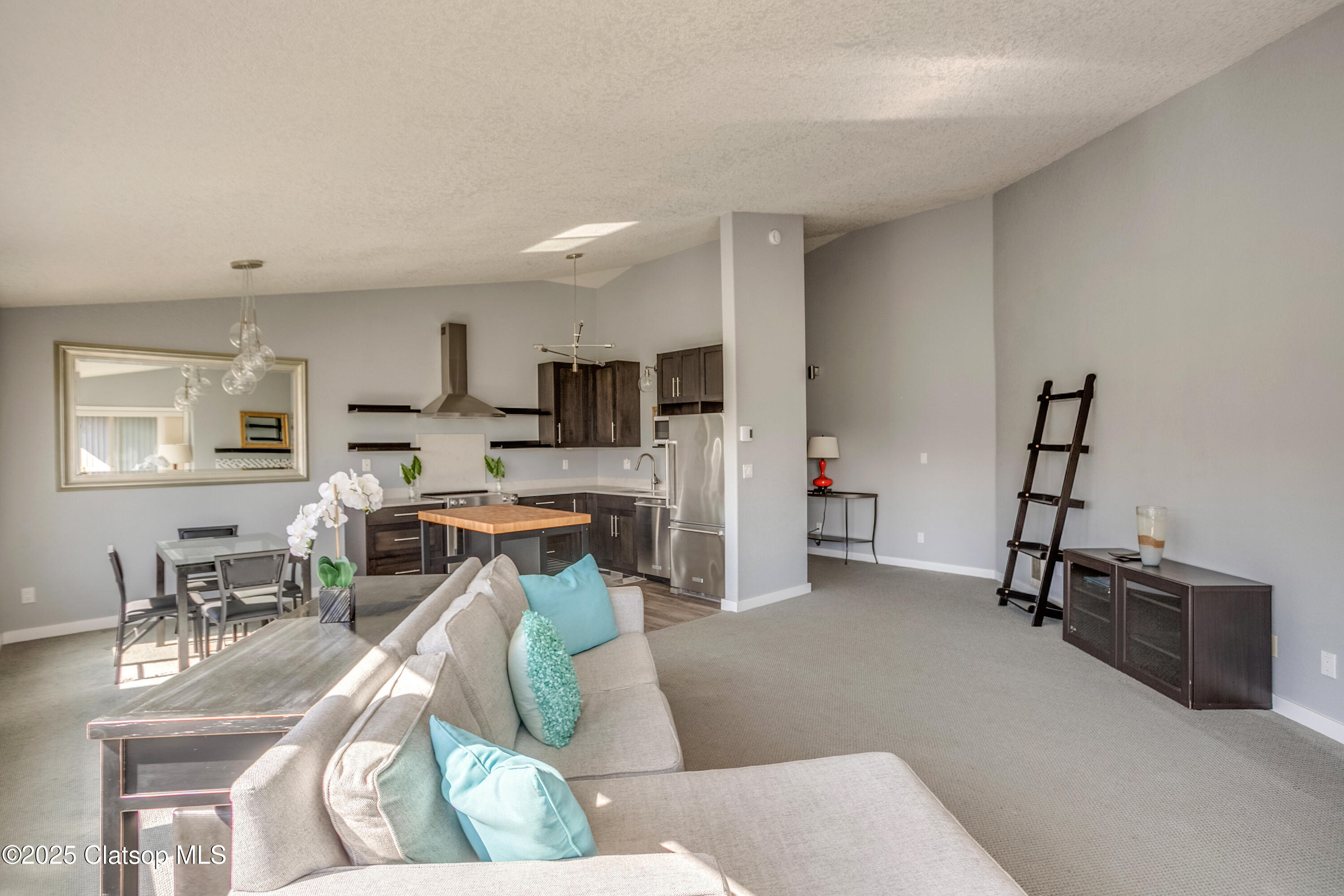 1987 Gearhart Green Dr