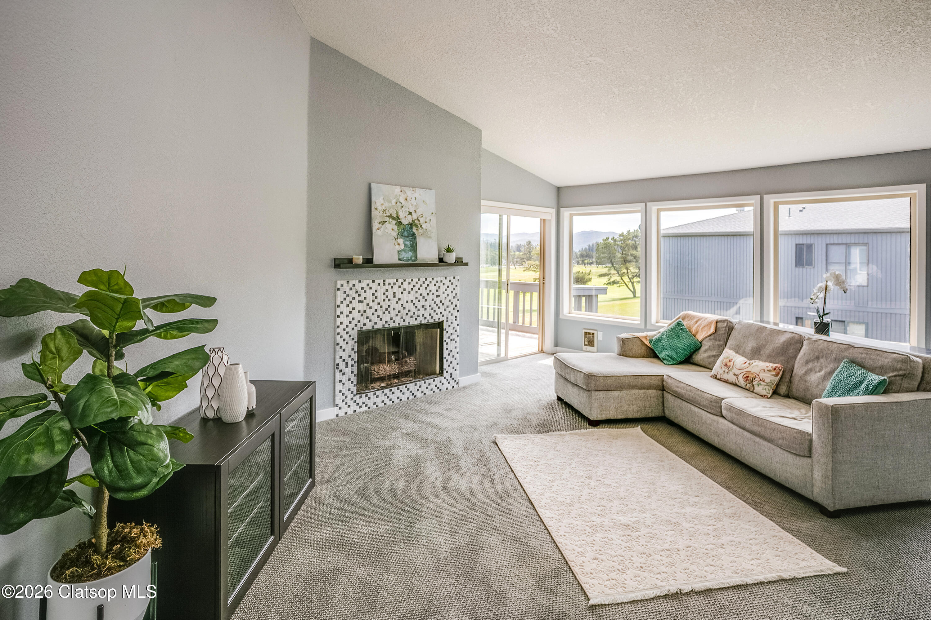 1987 Gearhart Green Dr