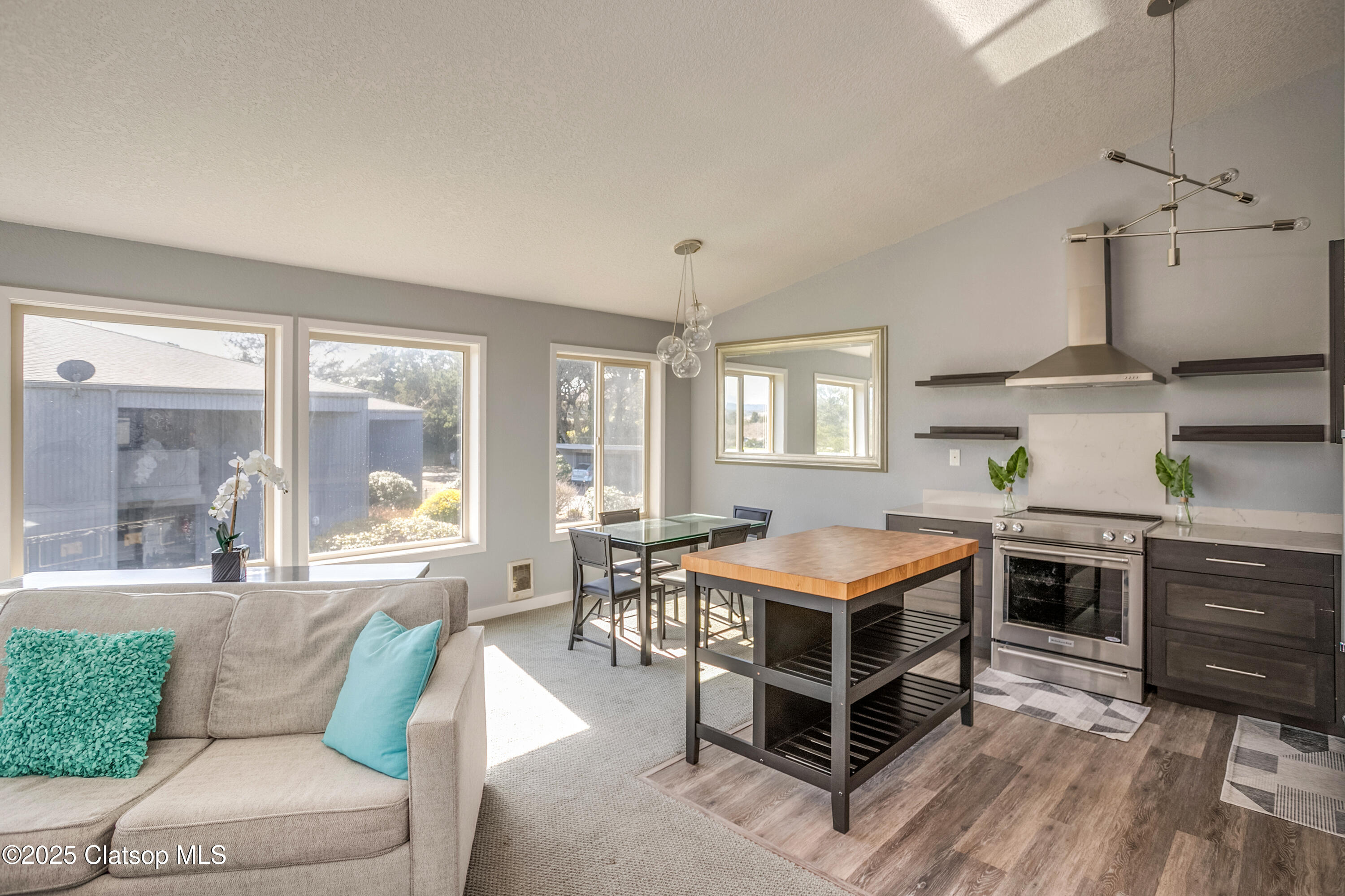 1987 Gearhart Green Dr