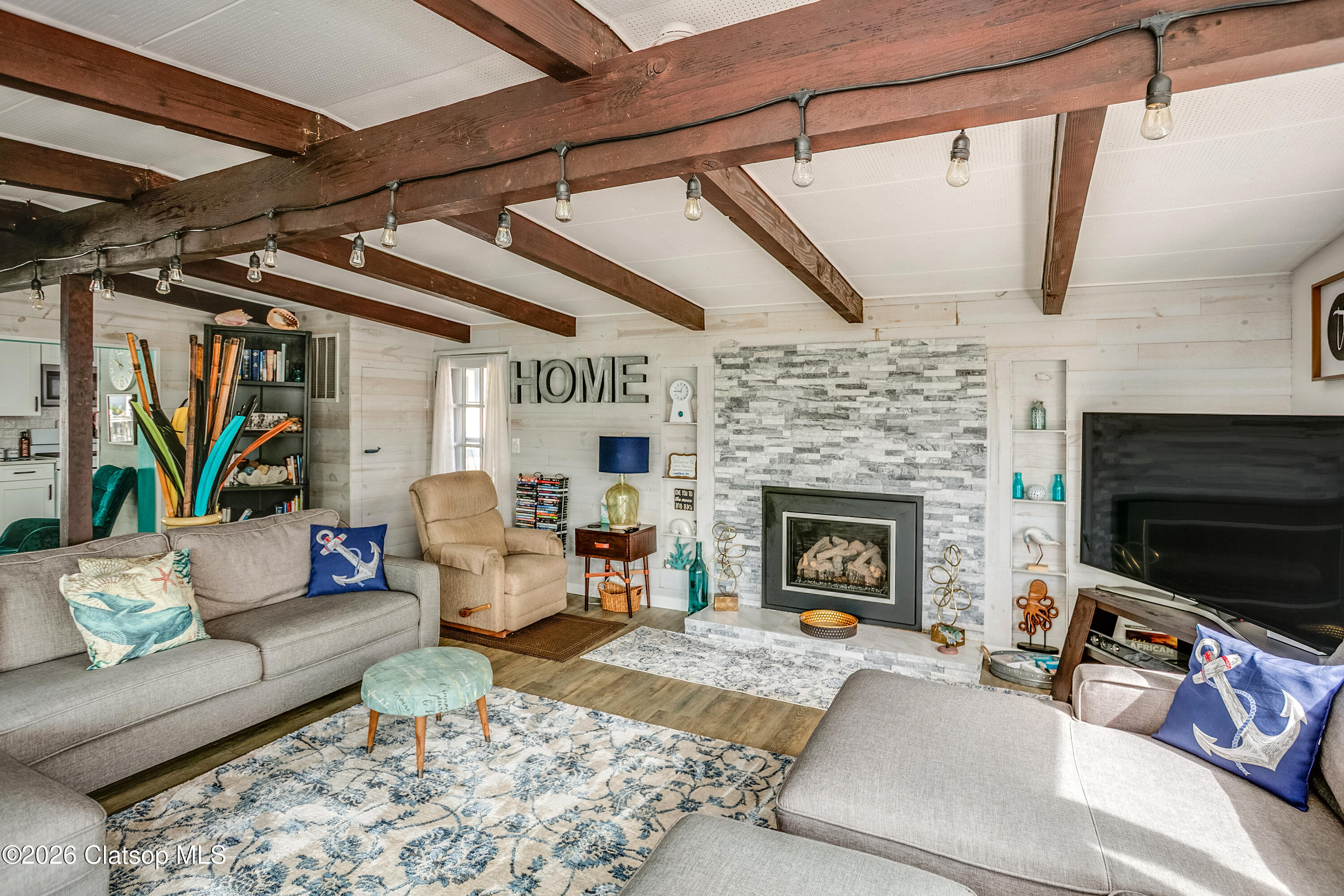 144 6th Avenue