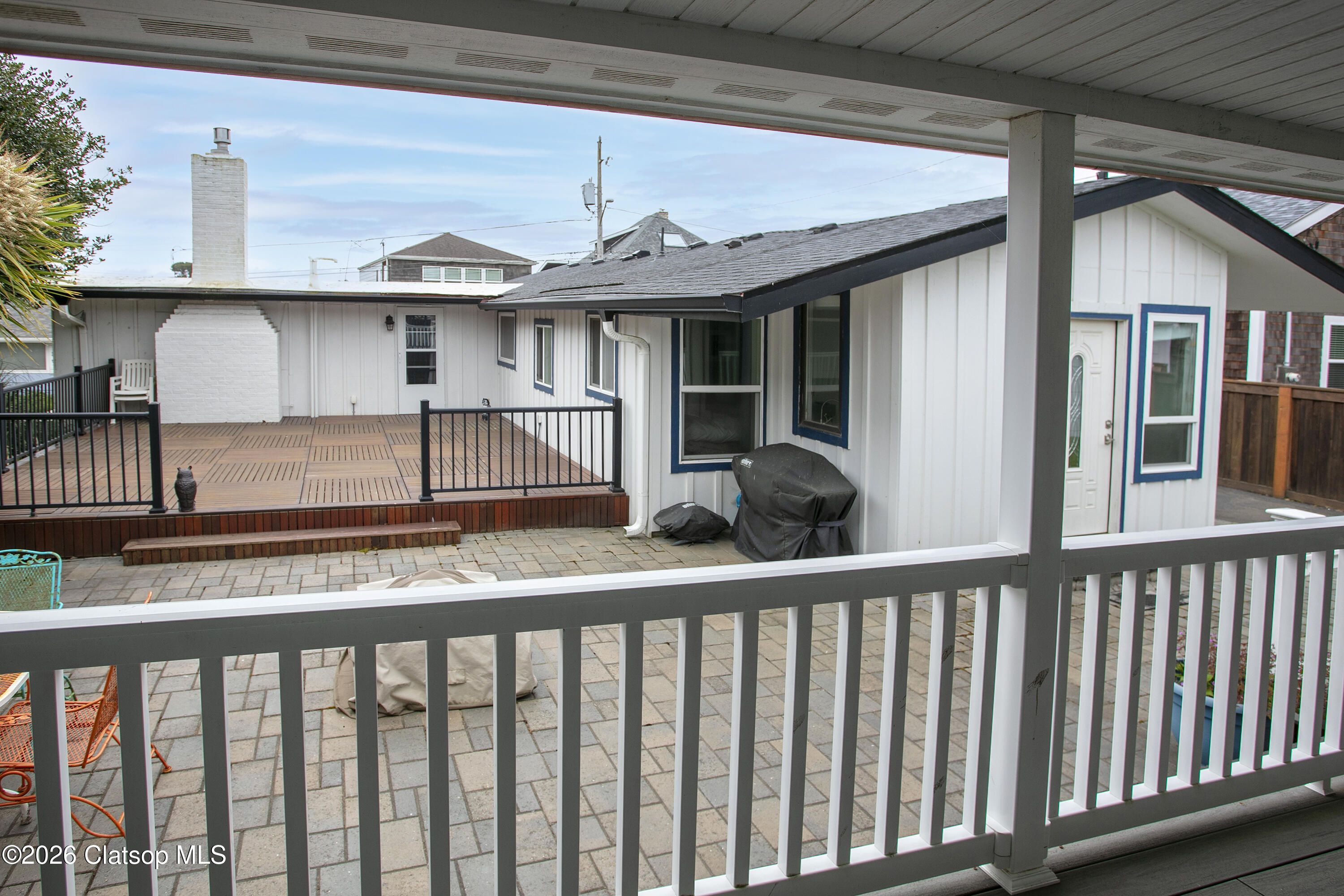 144 6th Avenue