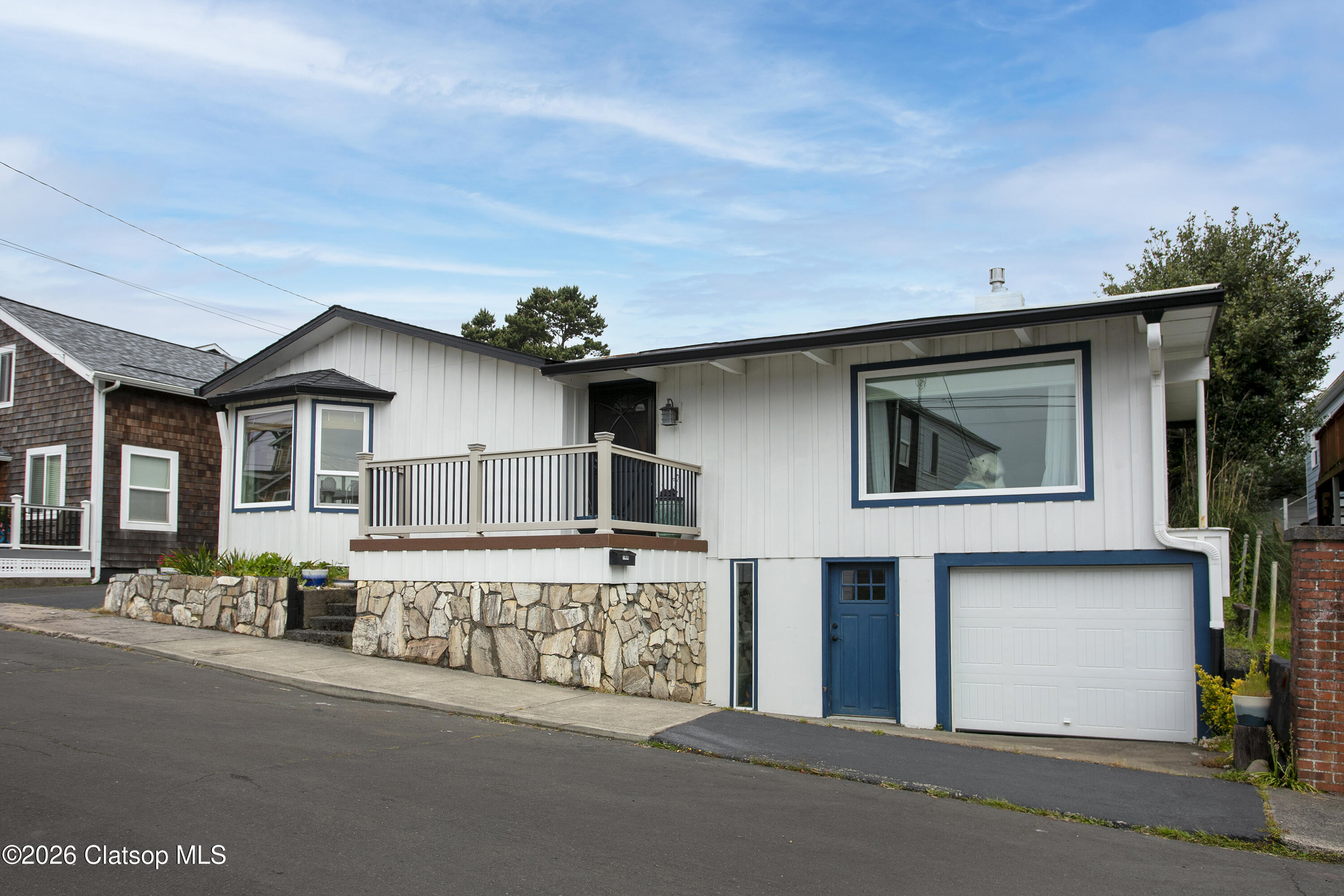144 6th Avenue