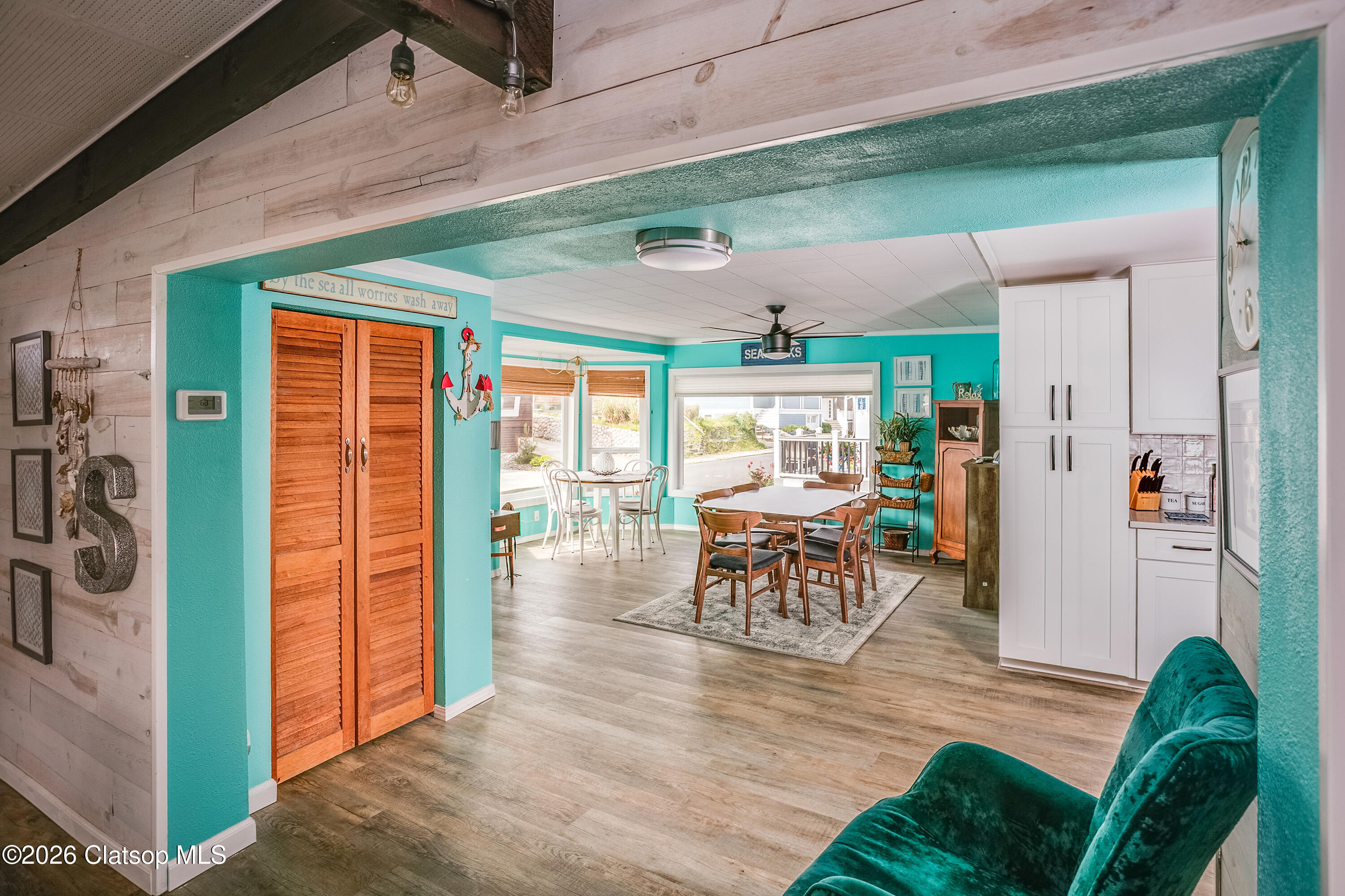 144 6th Avenue