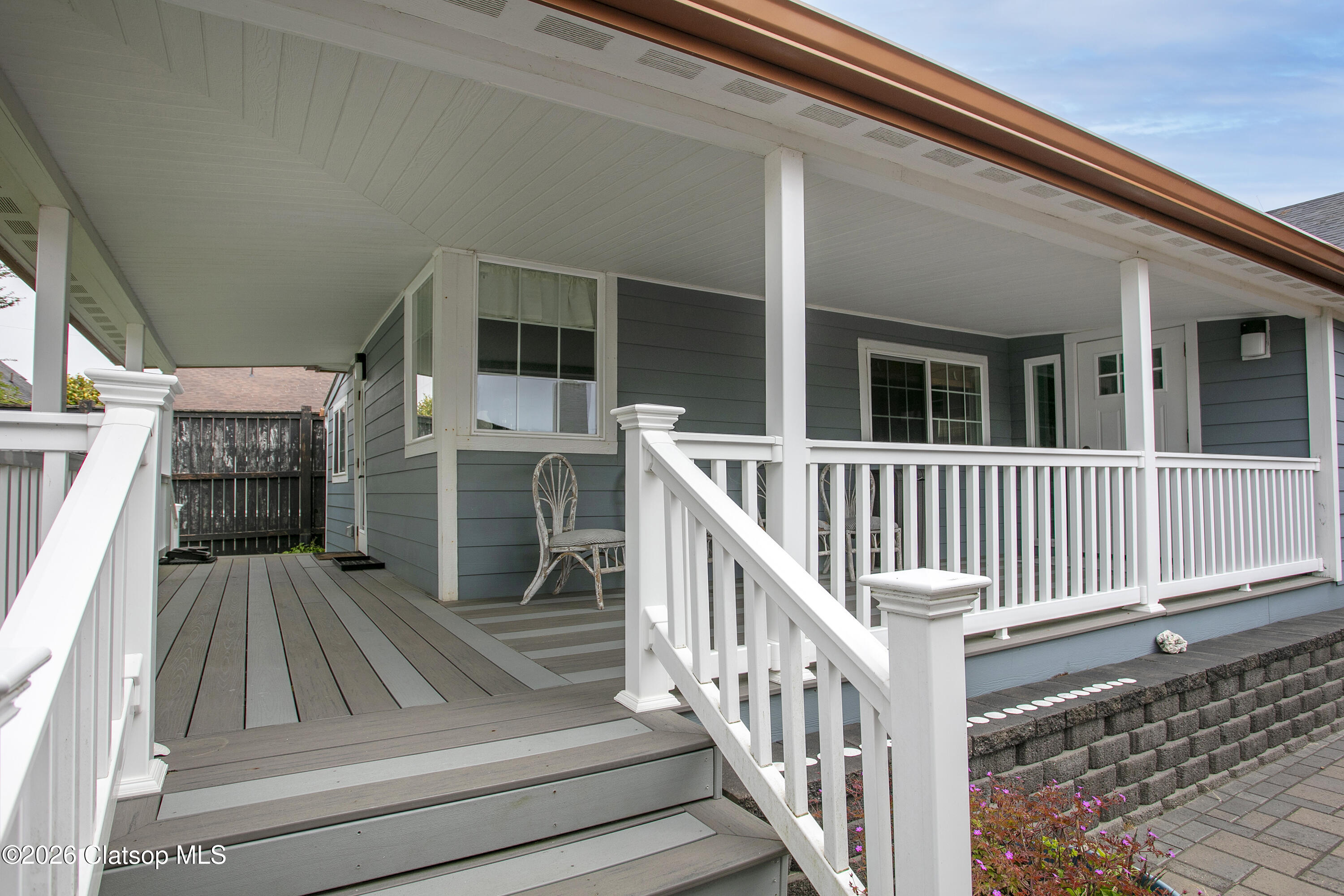 144 6th Avenue
