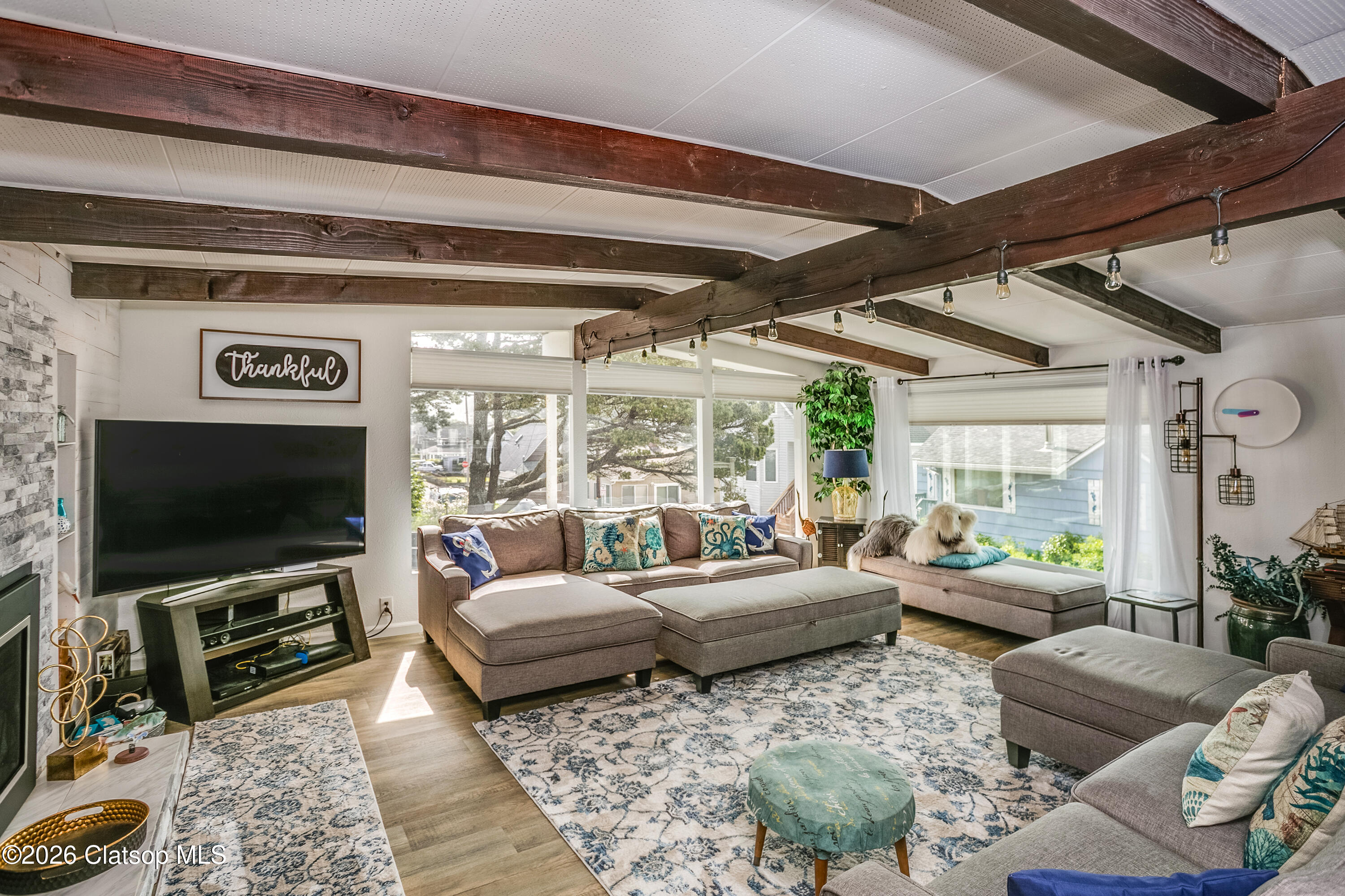 144 6th Avenue