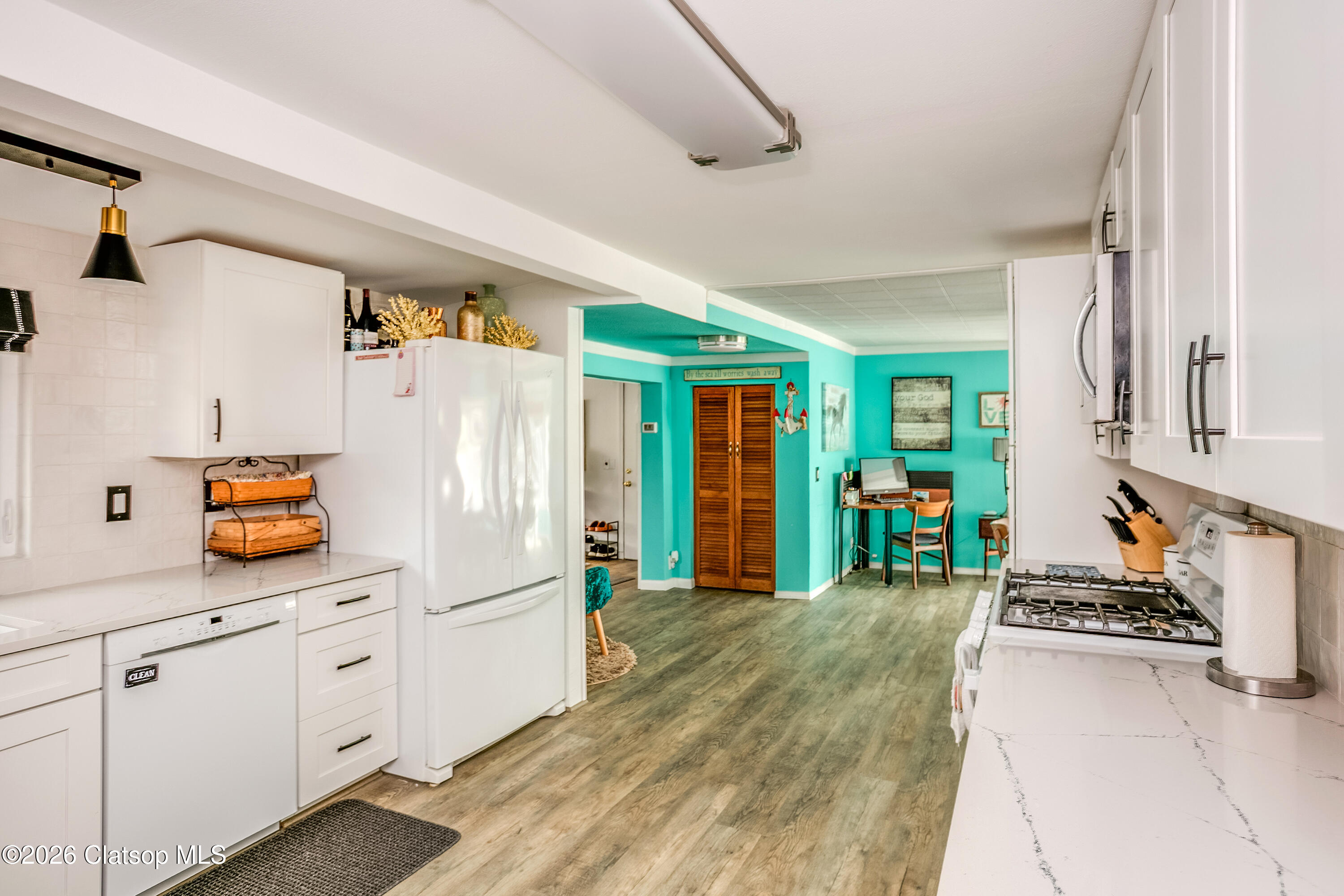 144 6th Avenue