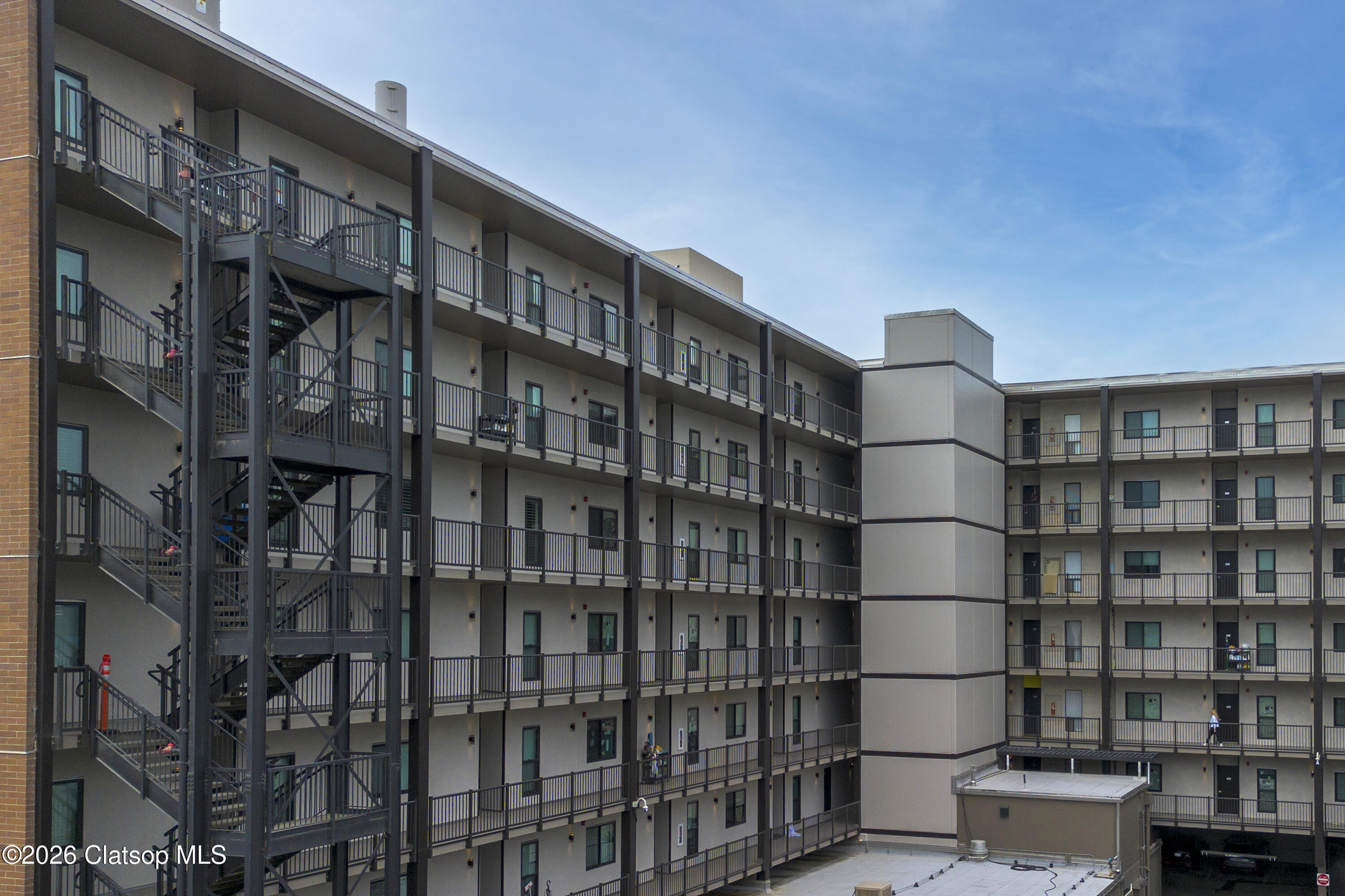 475 S Promenade, 112