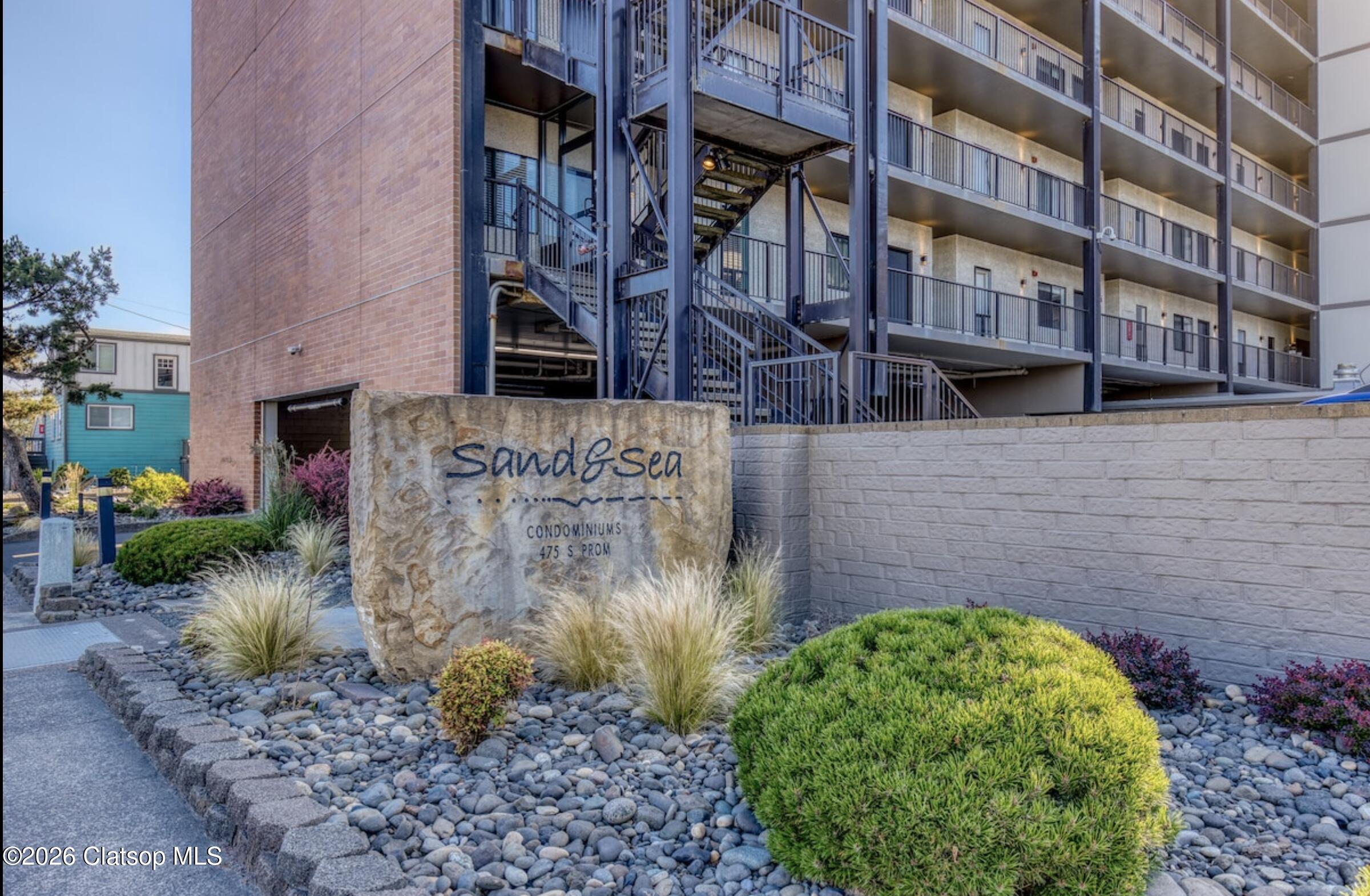 475 S Promenade, 112