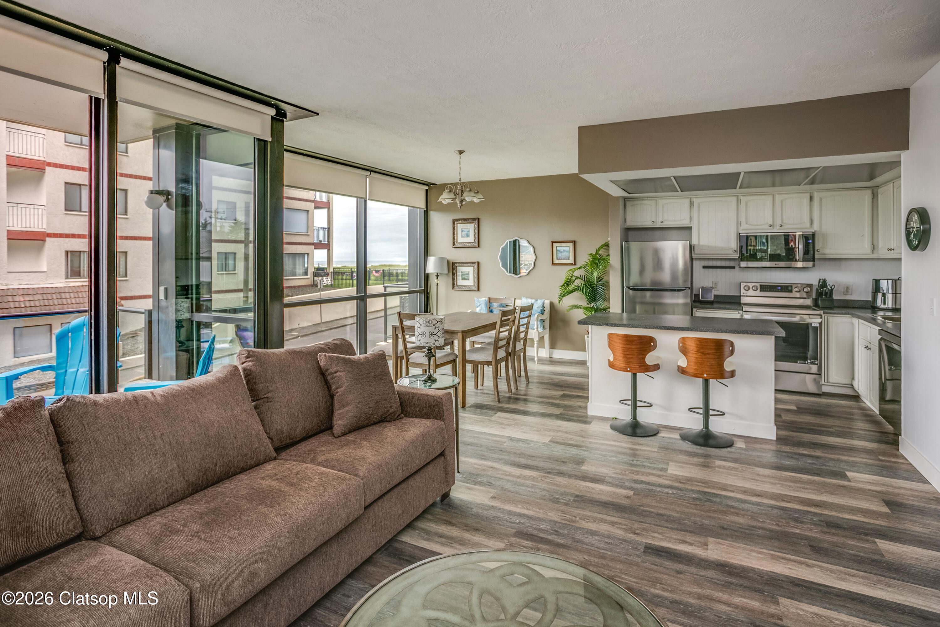 475 S Promenade, 112