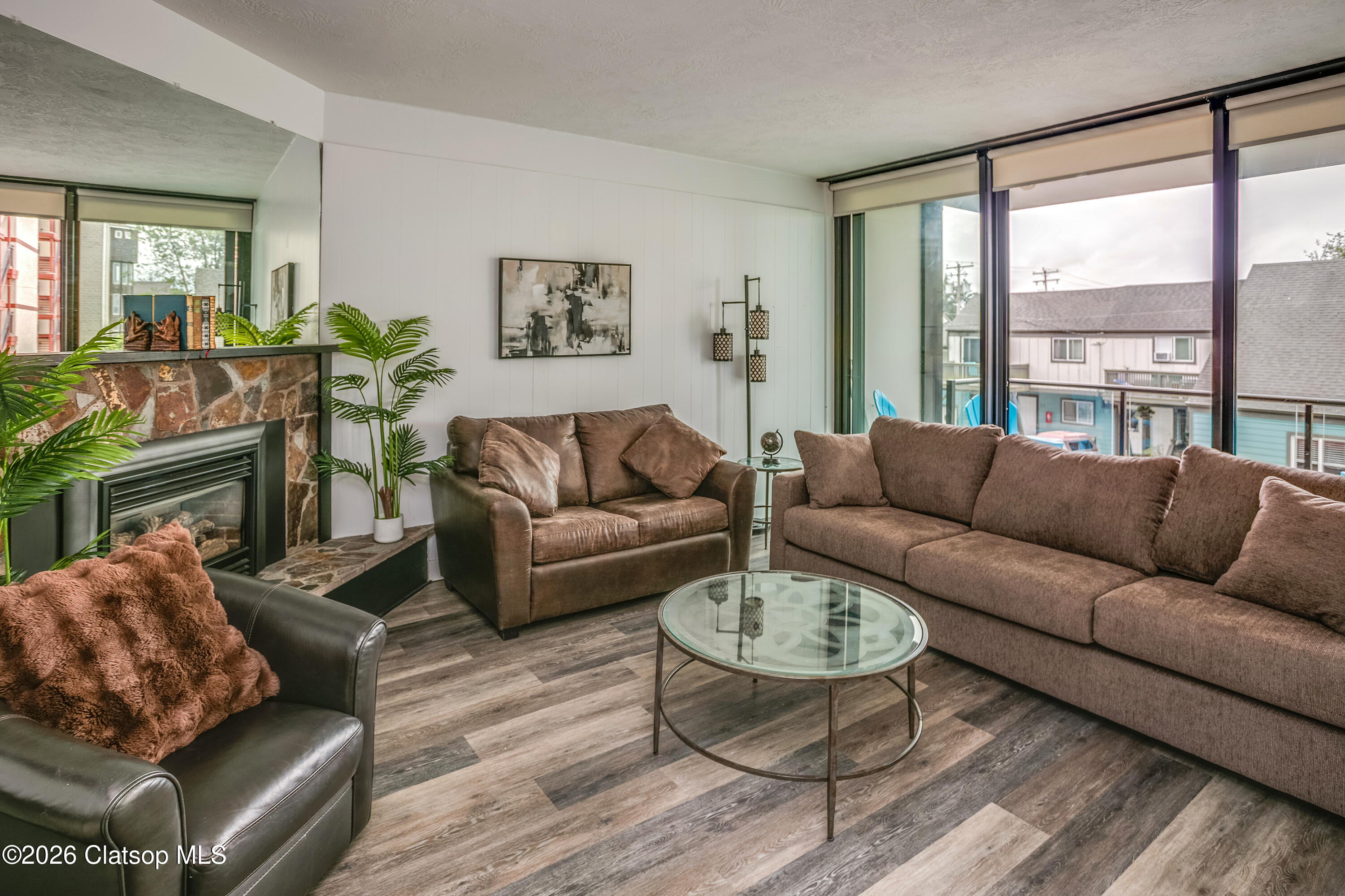 475 S Promenade, 112