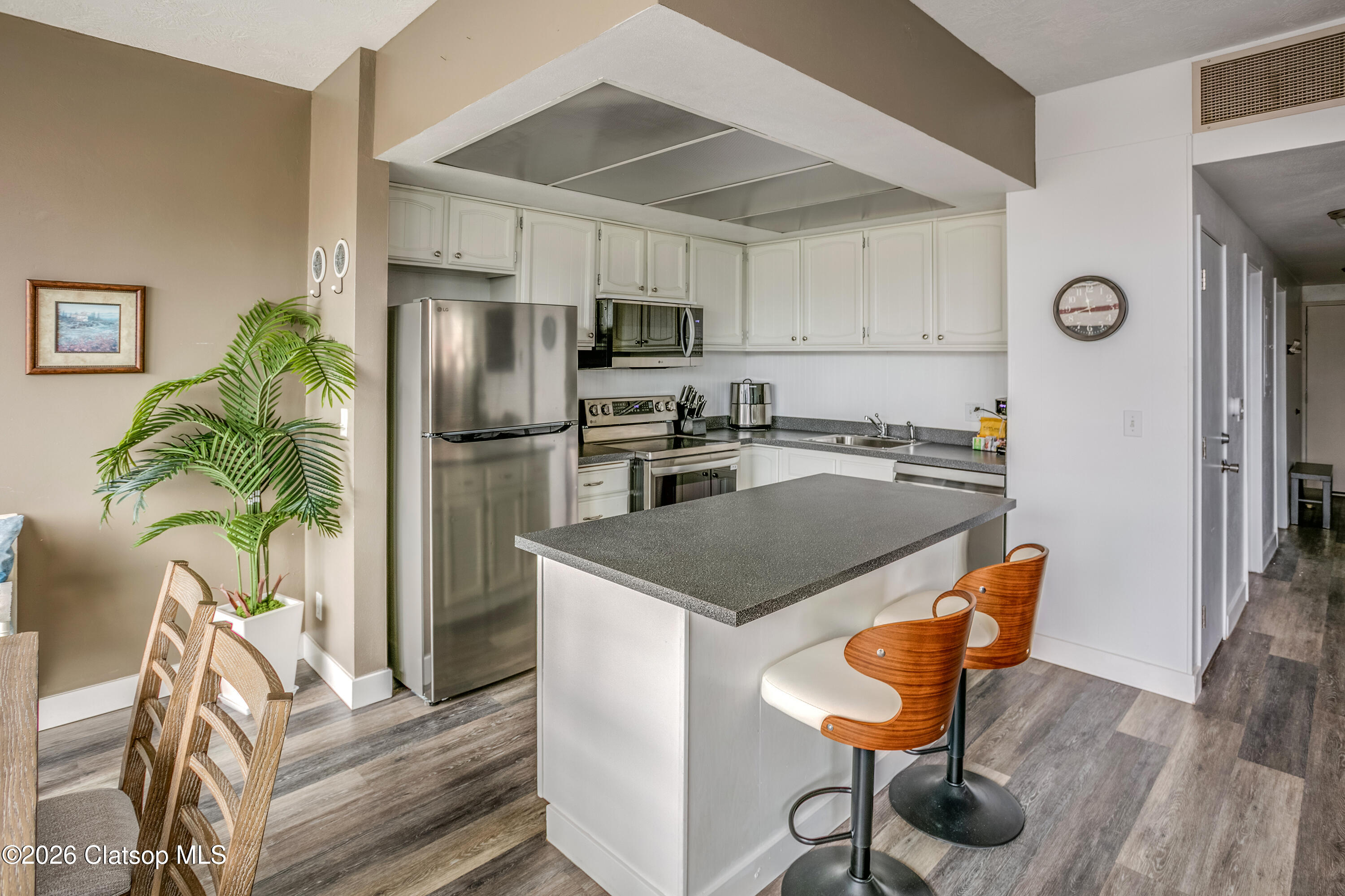 475 S Promenade, 112