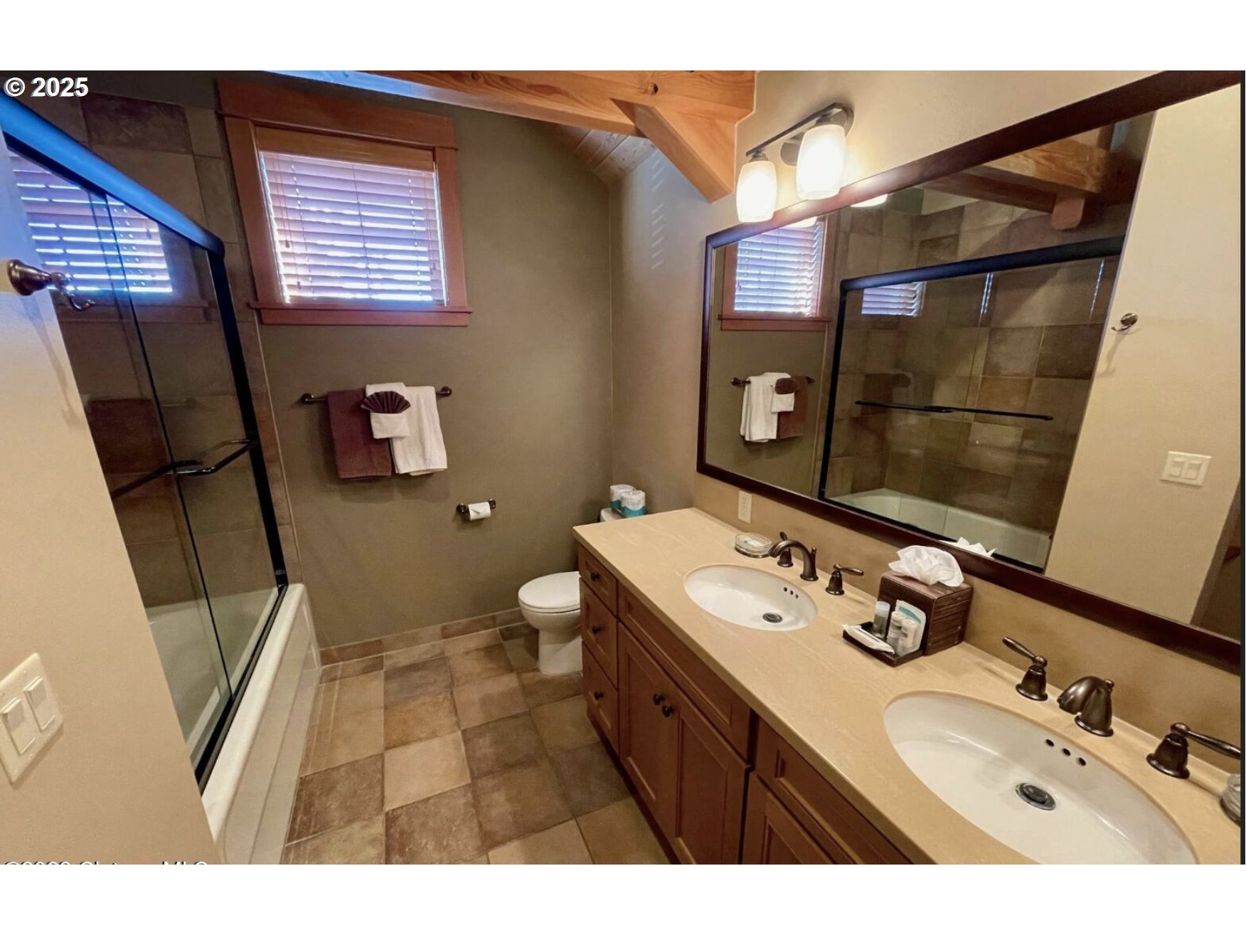132 E SURFCREST AVE #B2-H