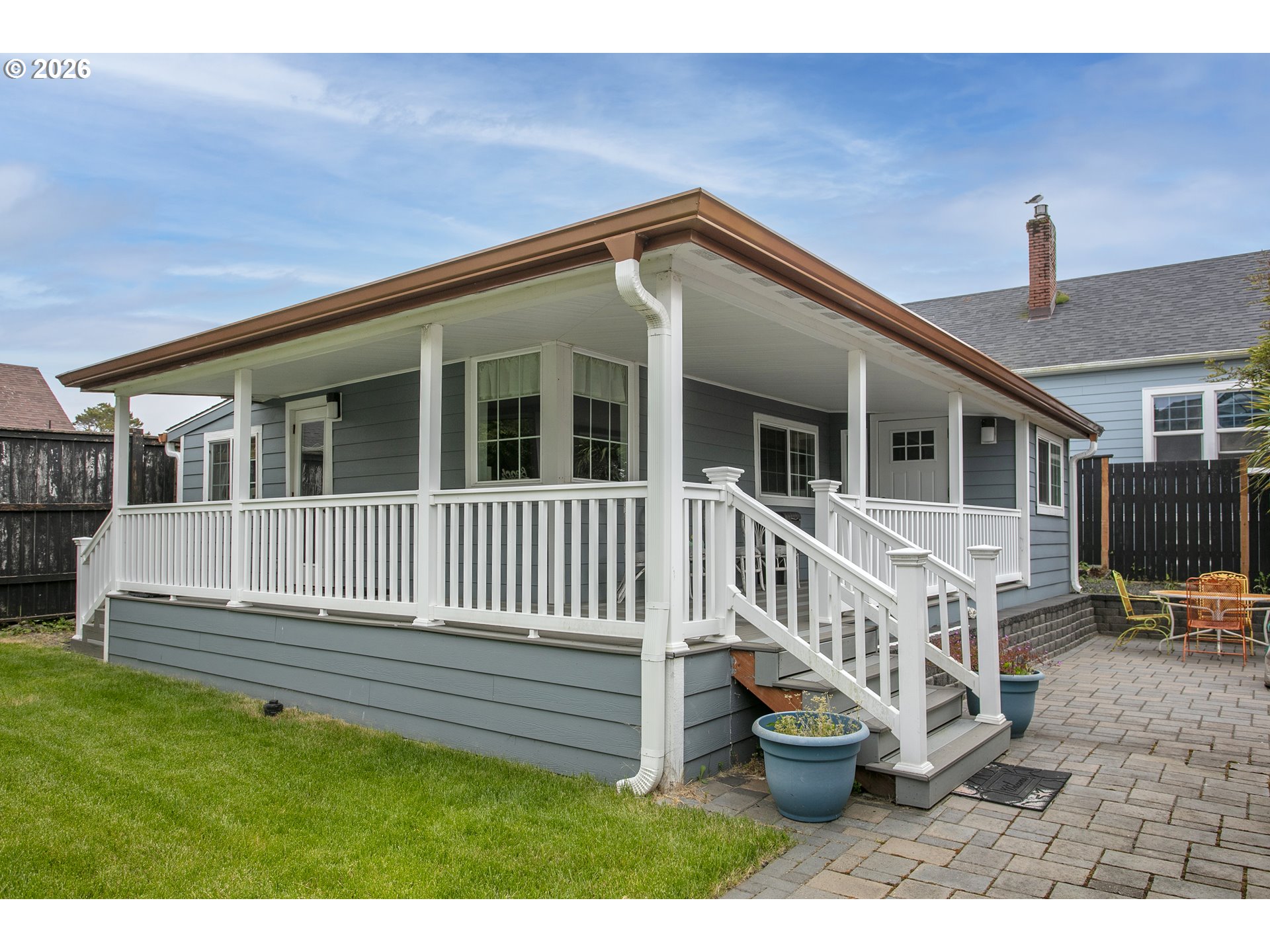 144 6TH AVE