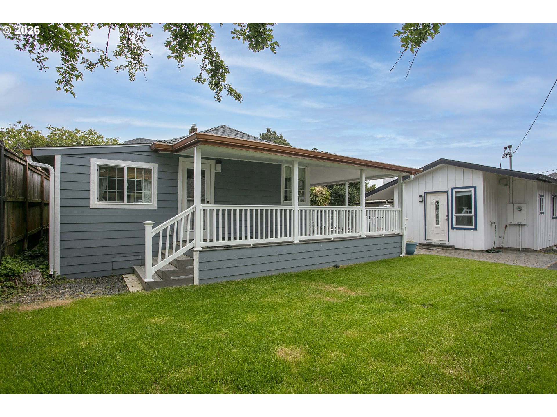 144 6TH AVE
