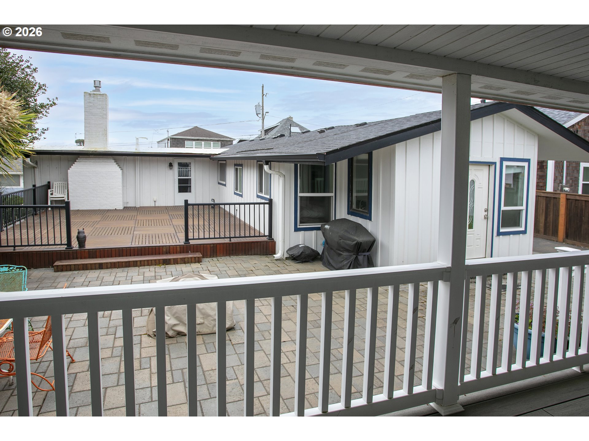 144 6TH AVE