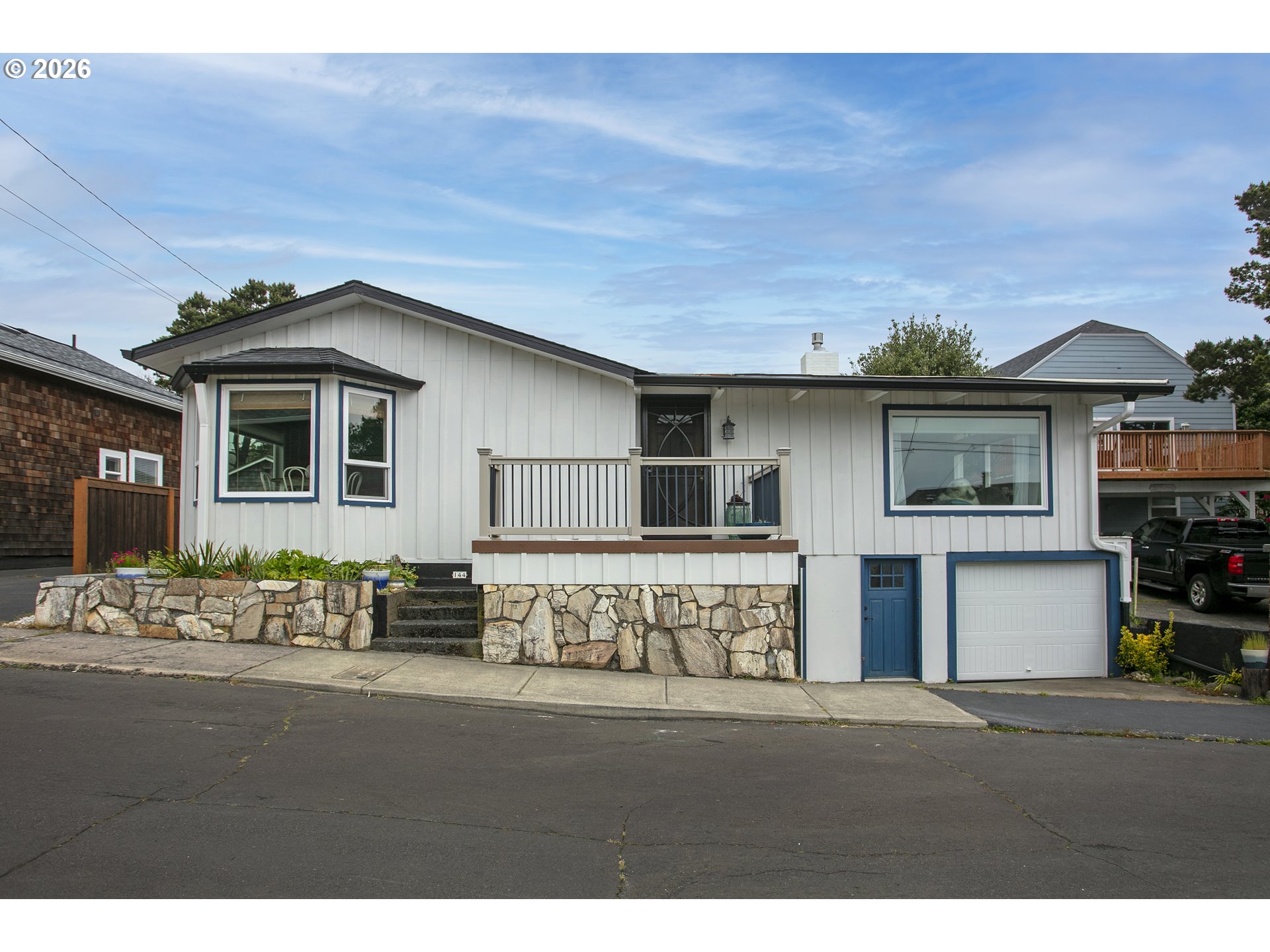 144 6TH AVE