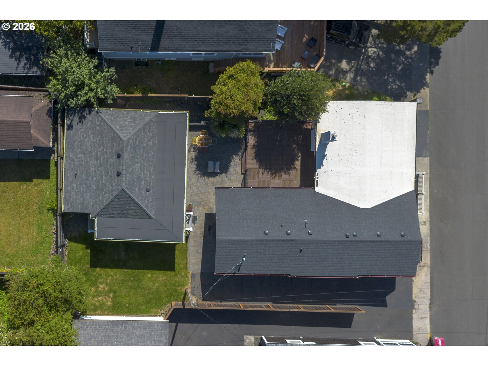 144 6TH AVE