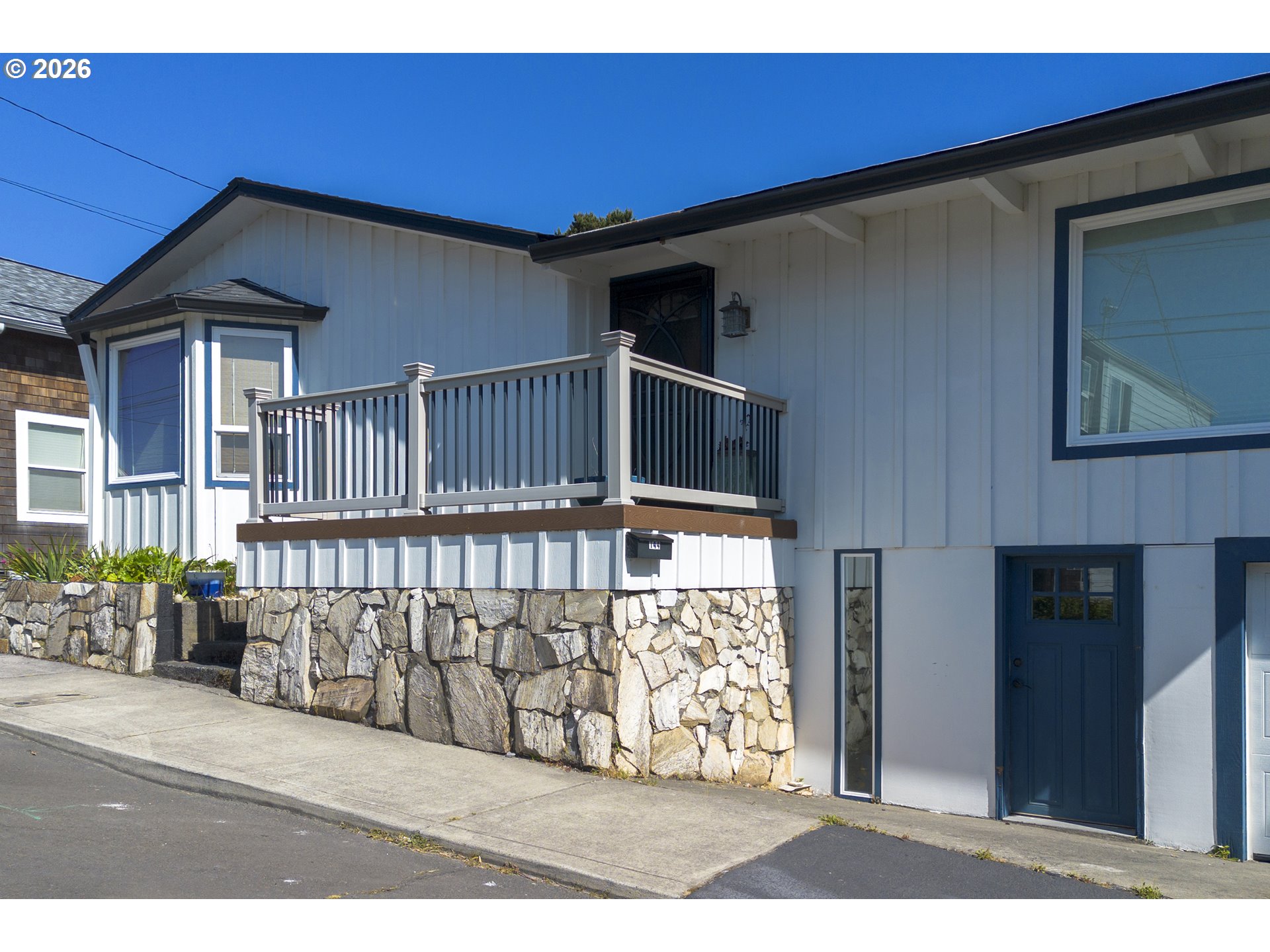 144 6TH AVE