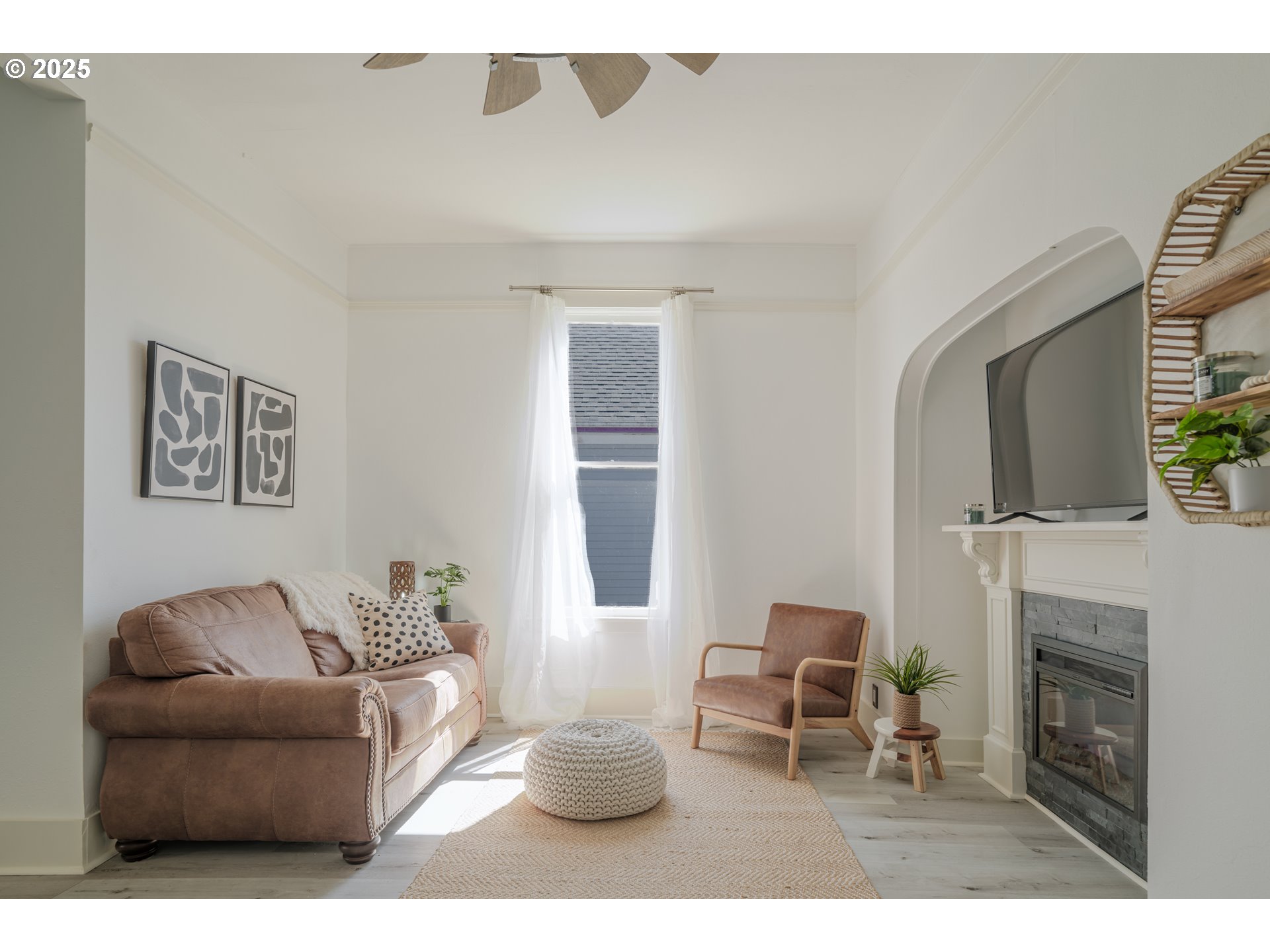 842 IRVING AVE