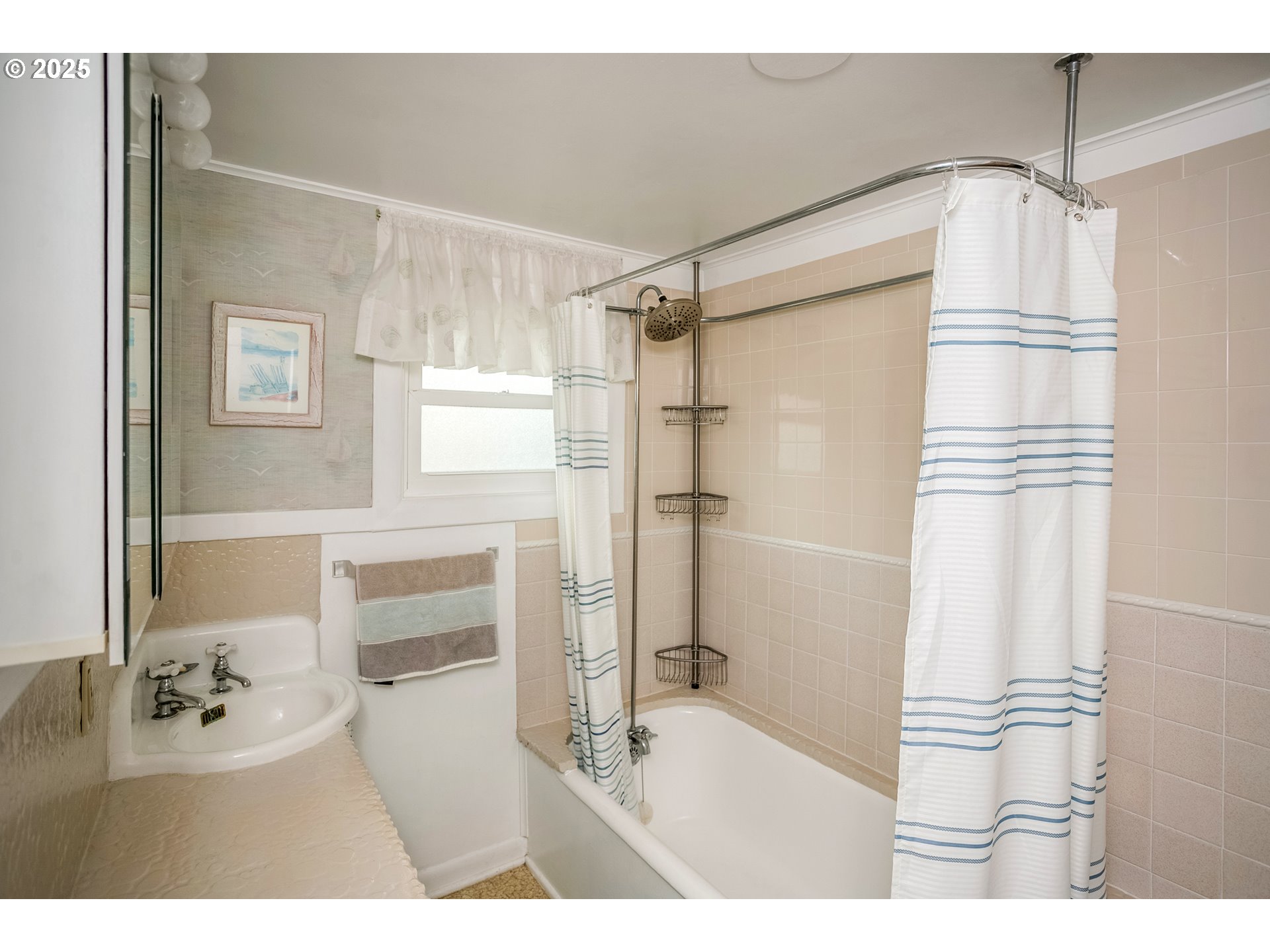 121 AVENUE S