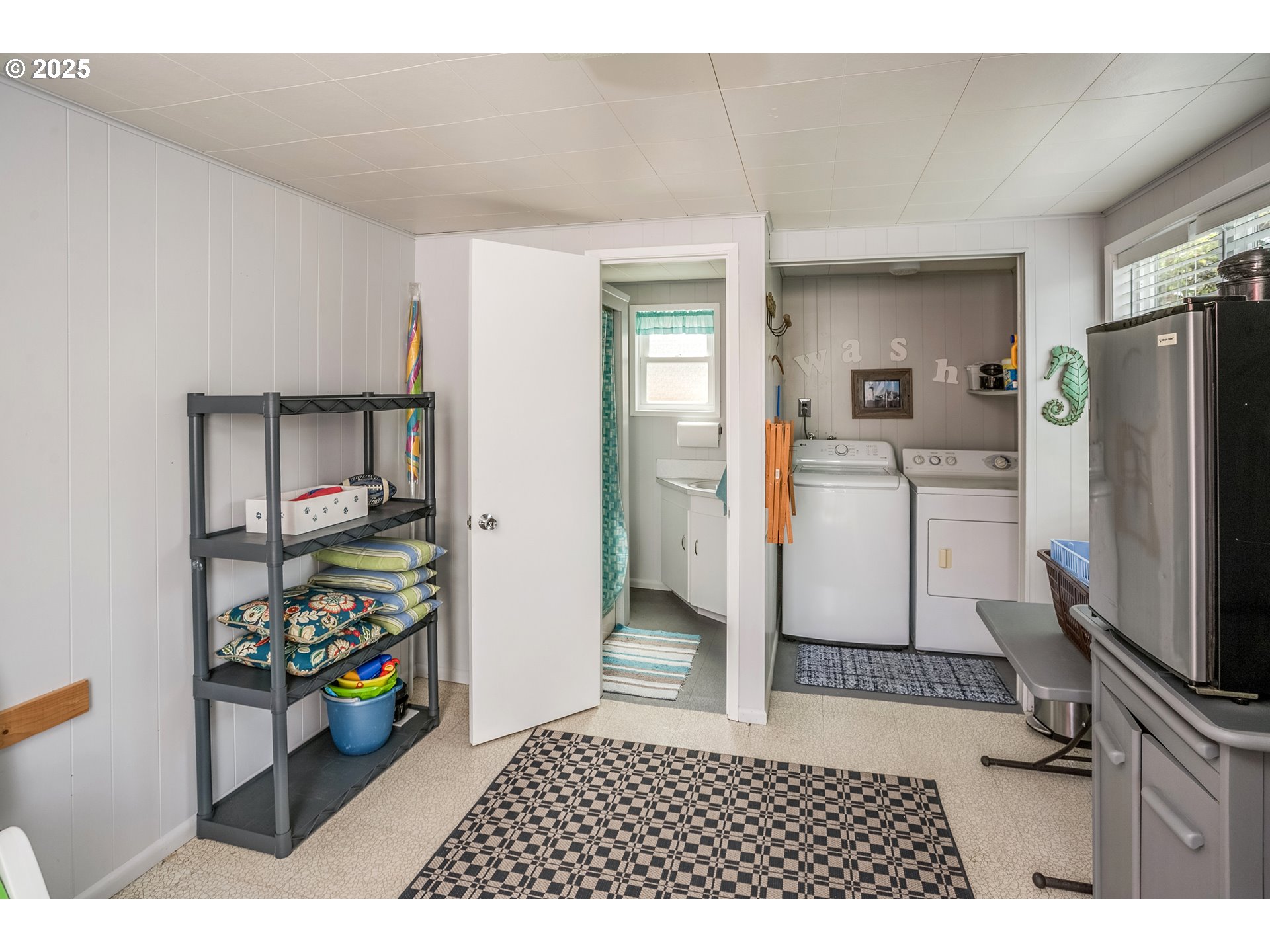 121 AVENUE S