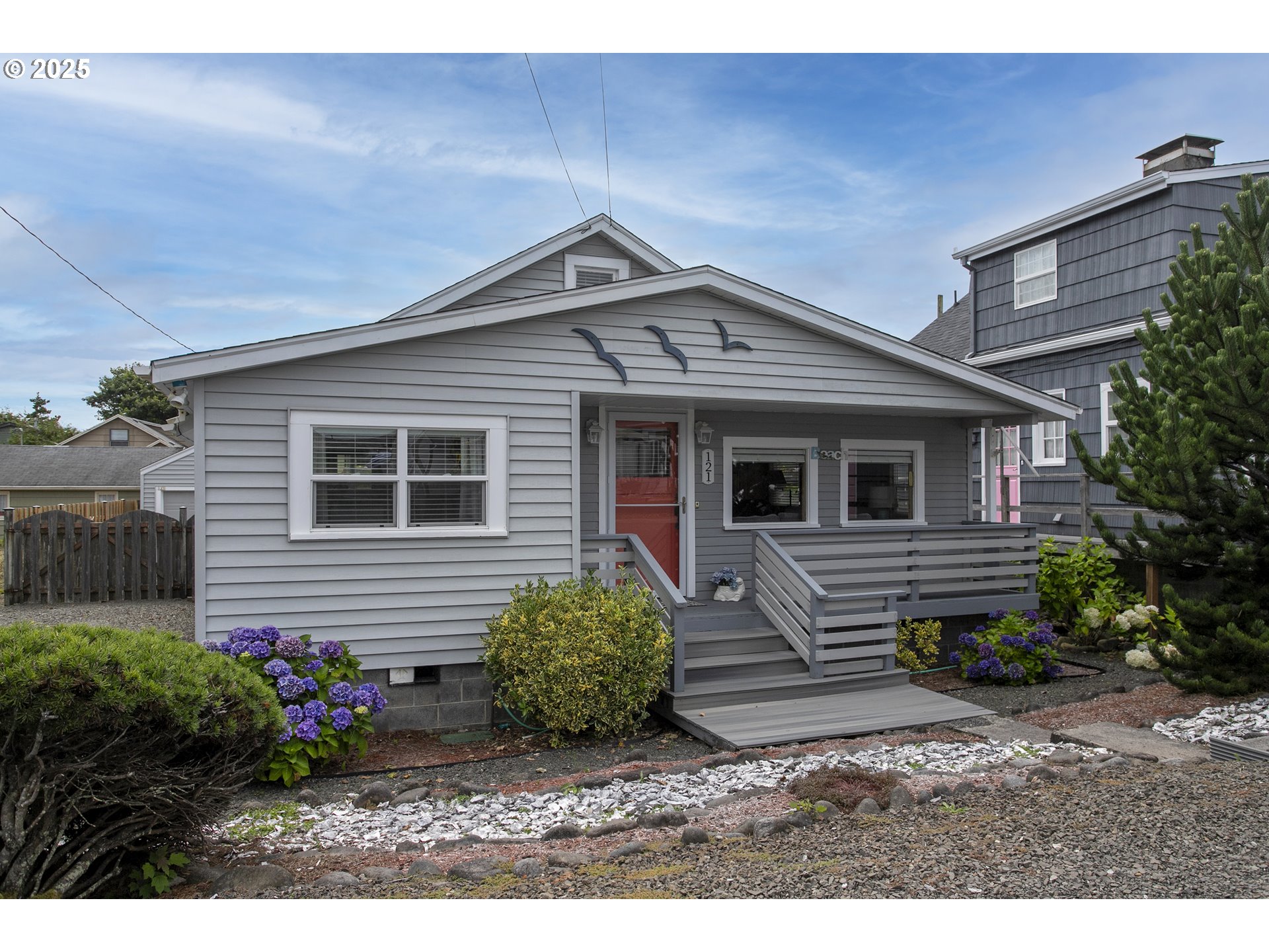 121 AVENUE S