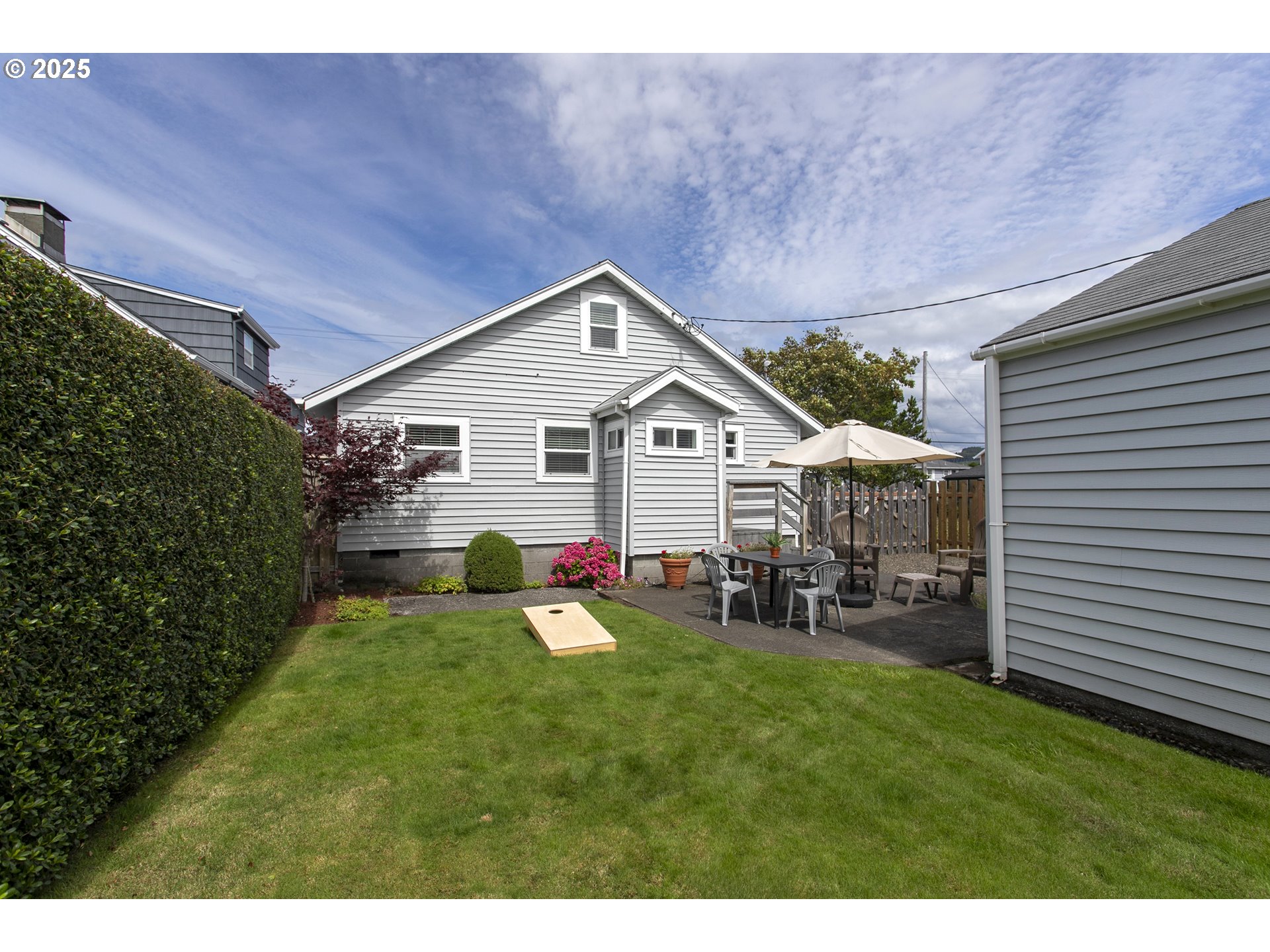 121 AVENUE S