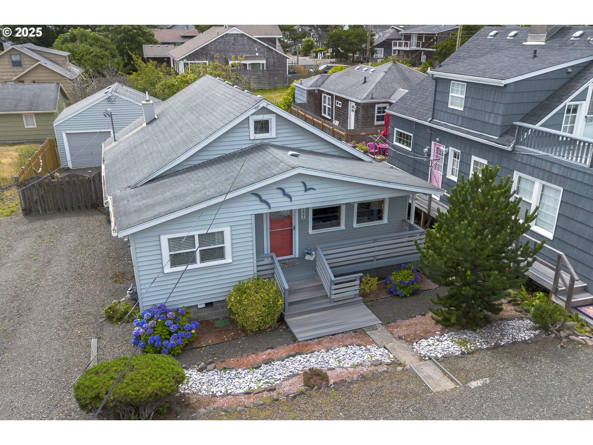 121 AVENUE S