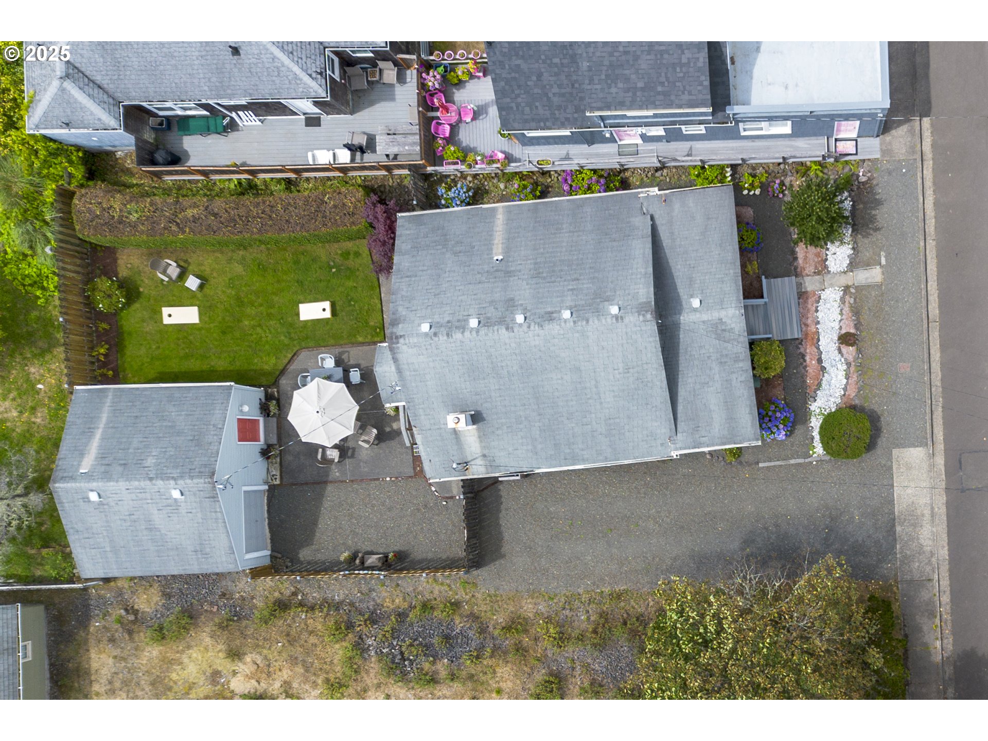 121 AVENUE S
