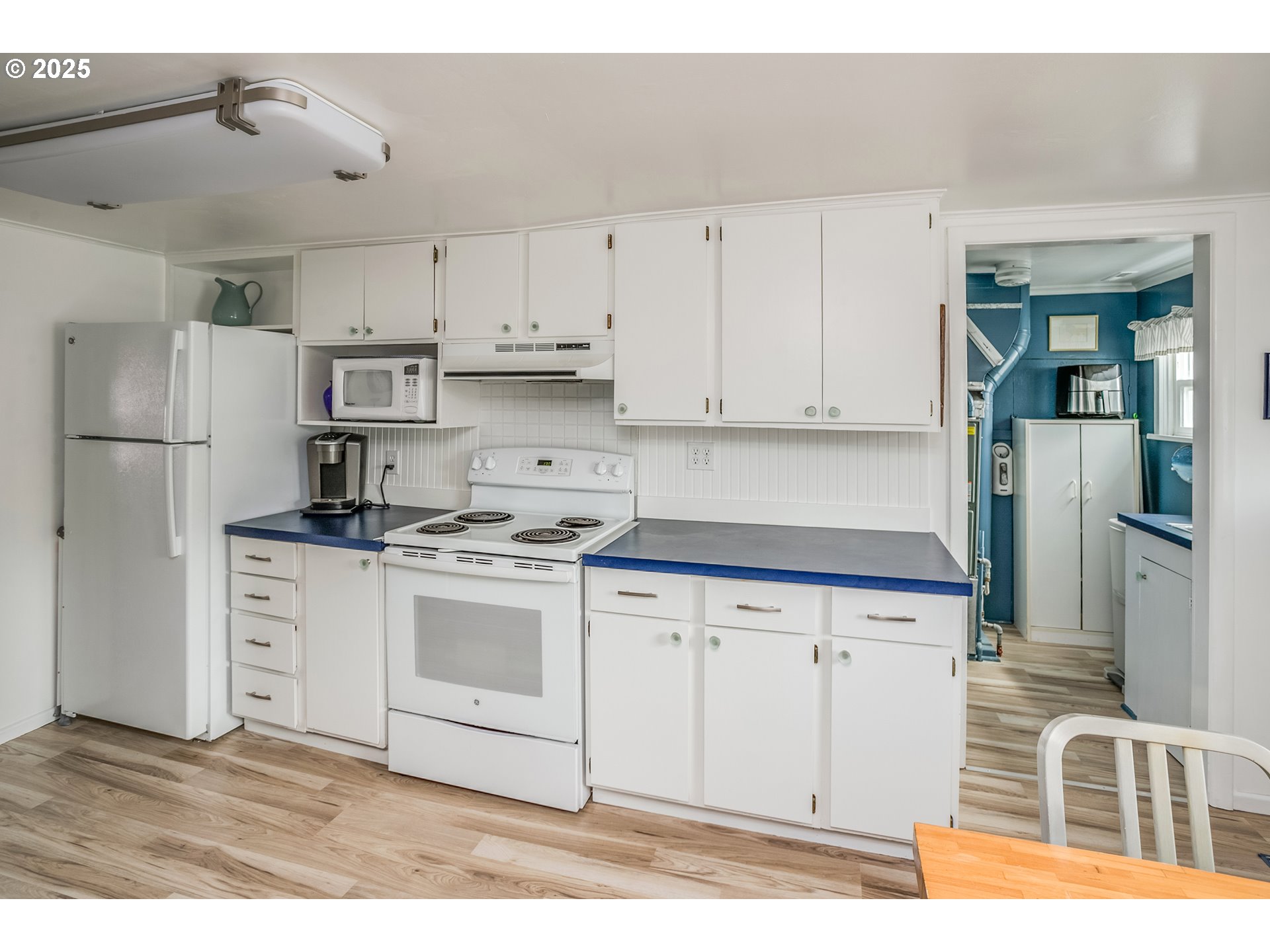121 AVENUE S