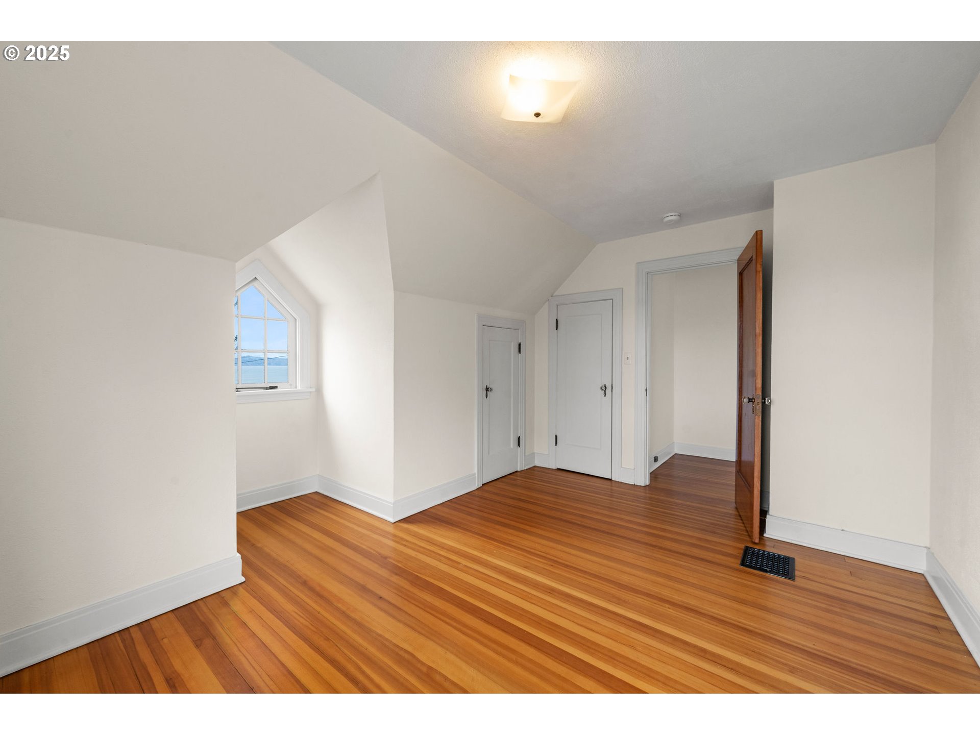 1491 JEROME AVE