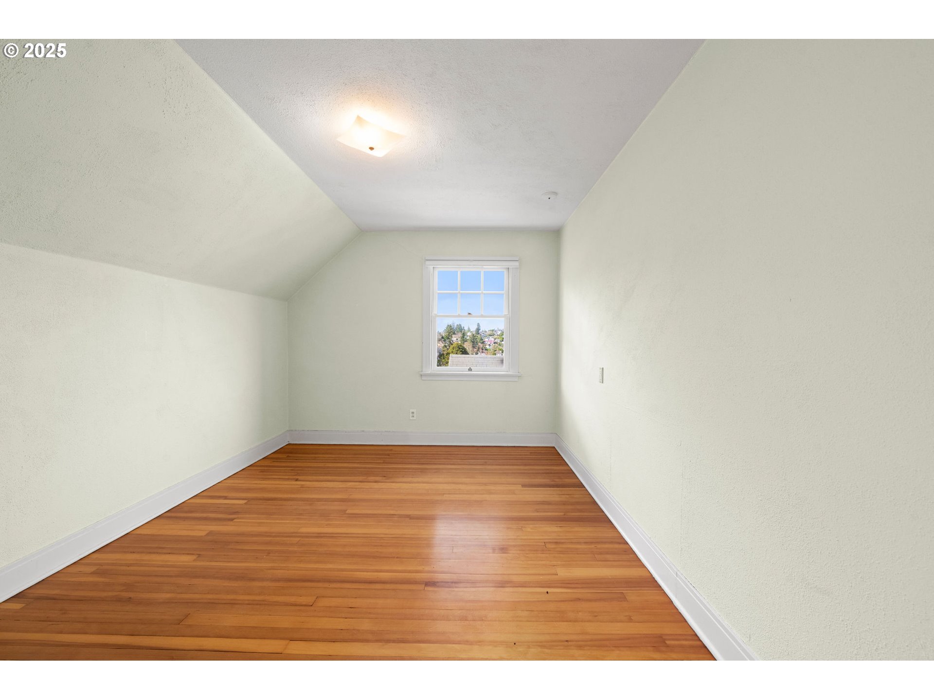 1491 JEROME AVE