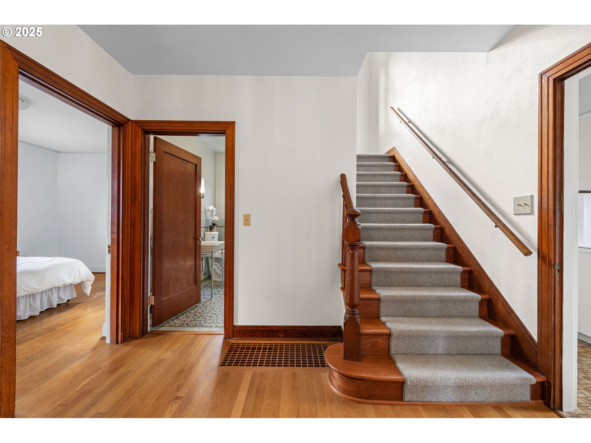 1491 JEROME AVE