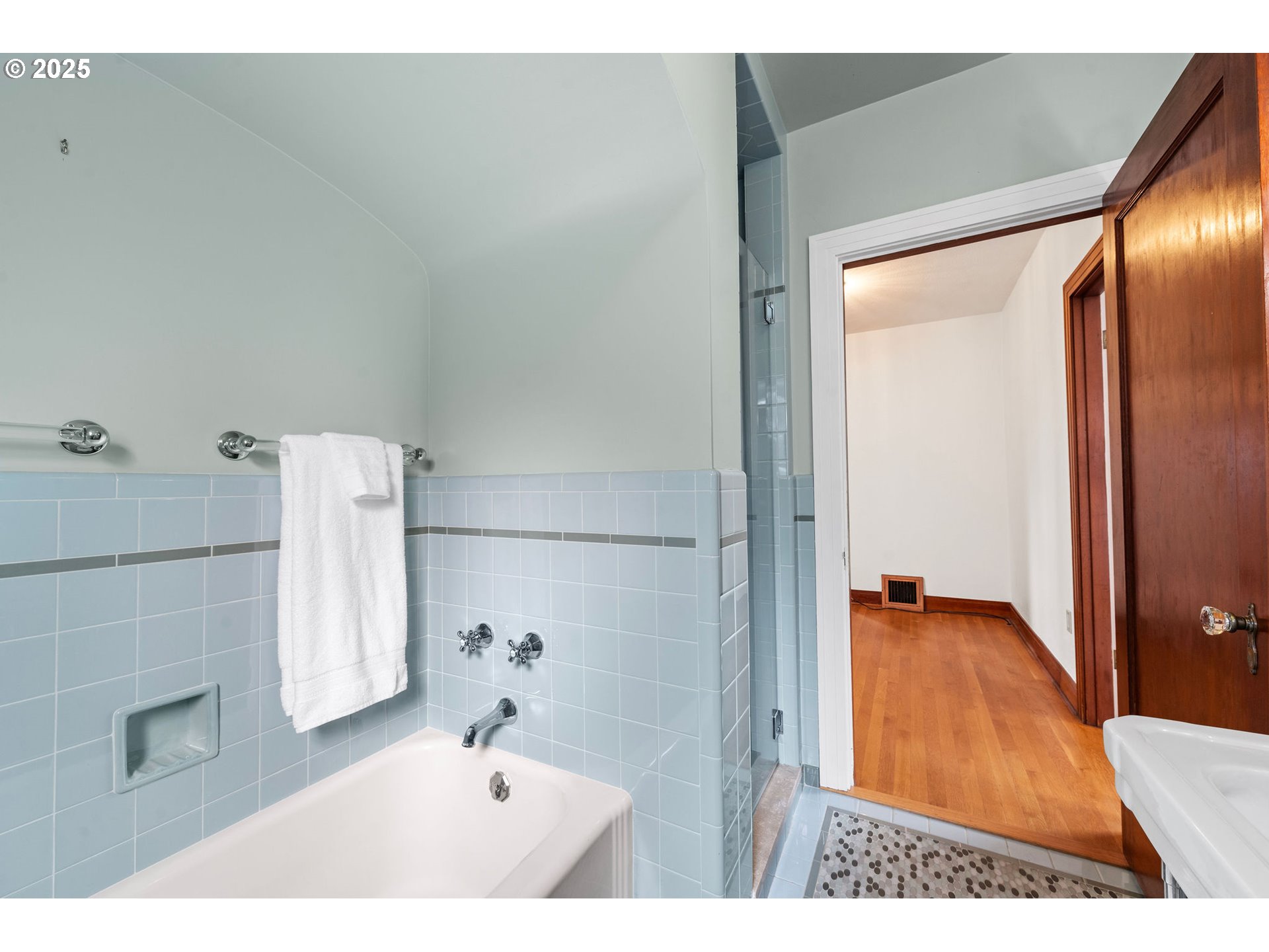 1491 JEROME AVE