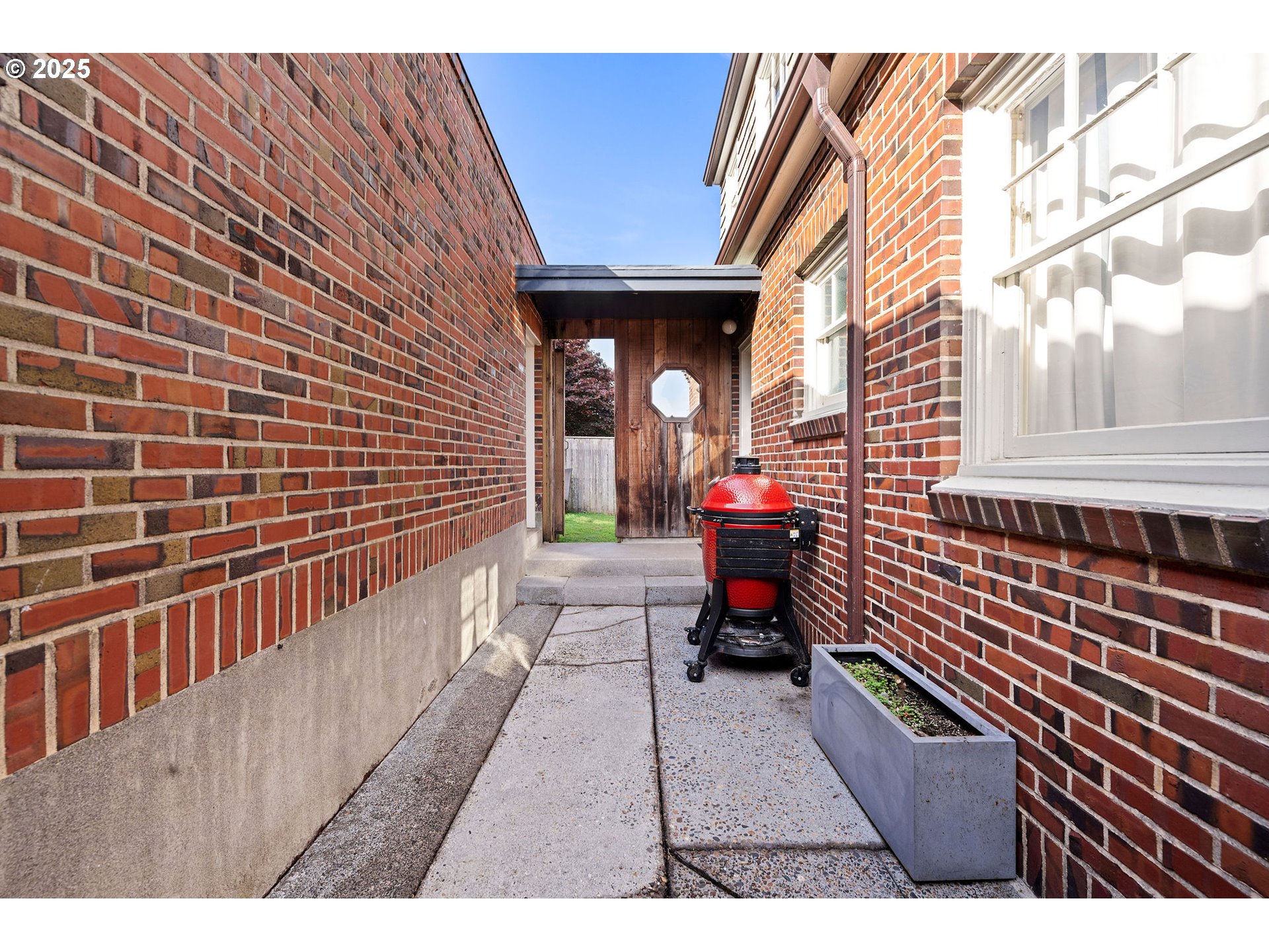 1491 JEROME AVE