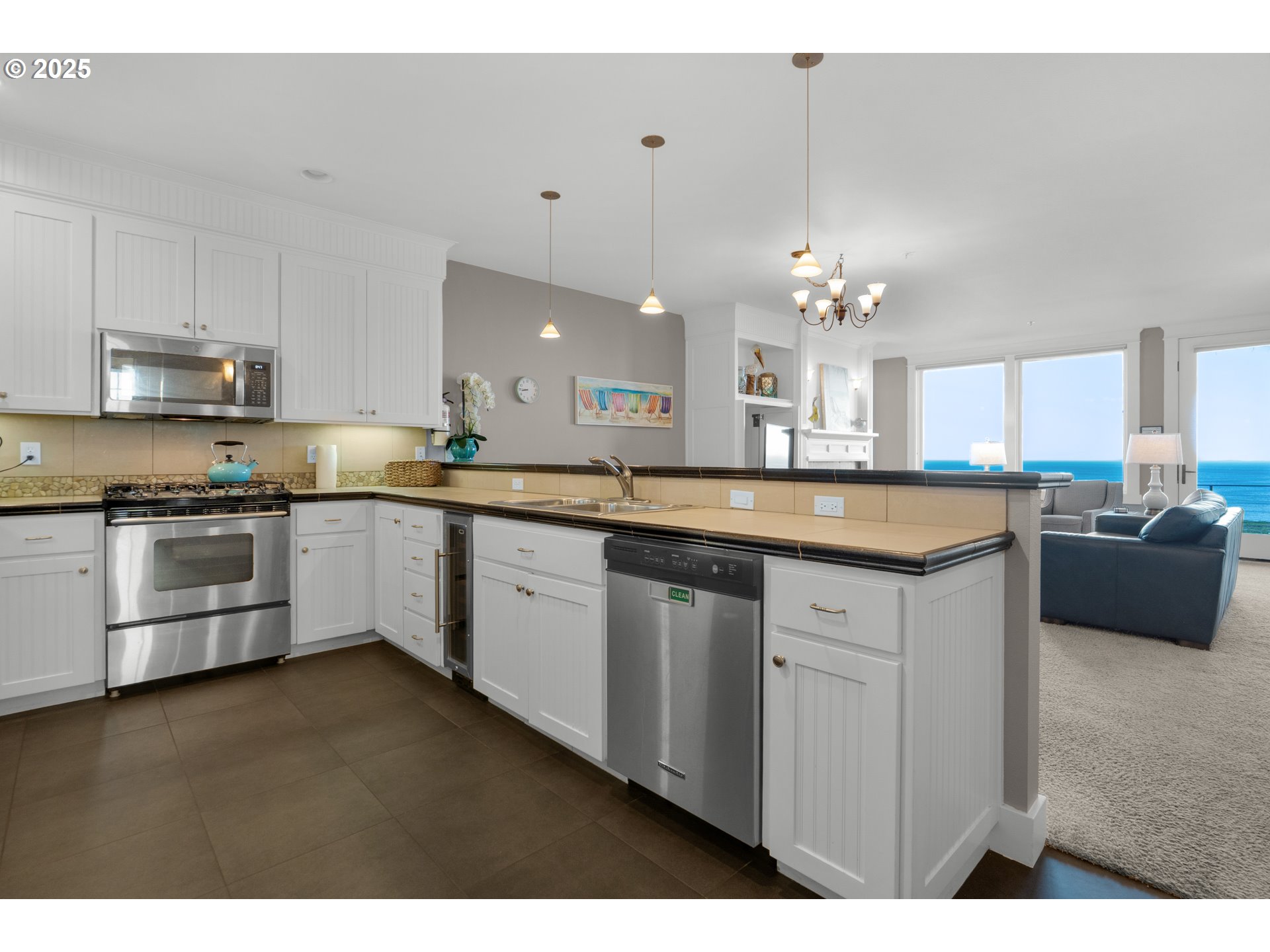 3972 SUNSET BLVD D101