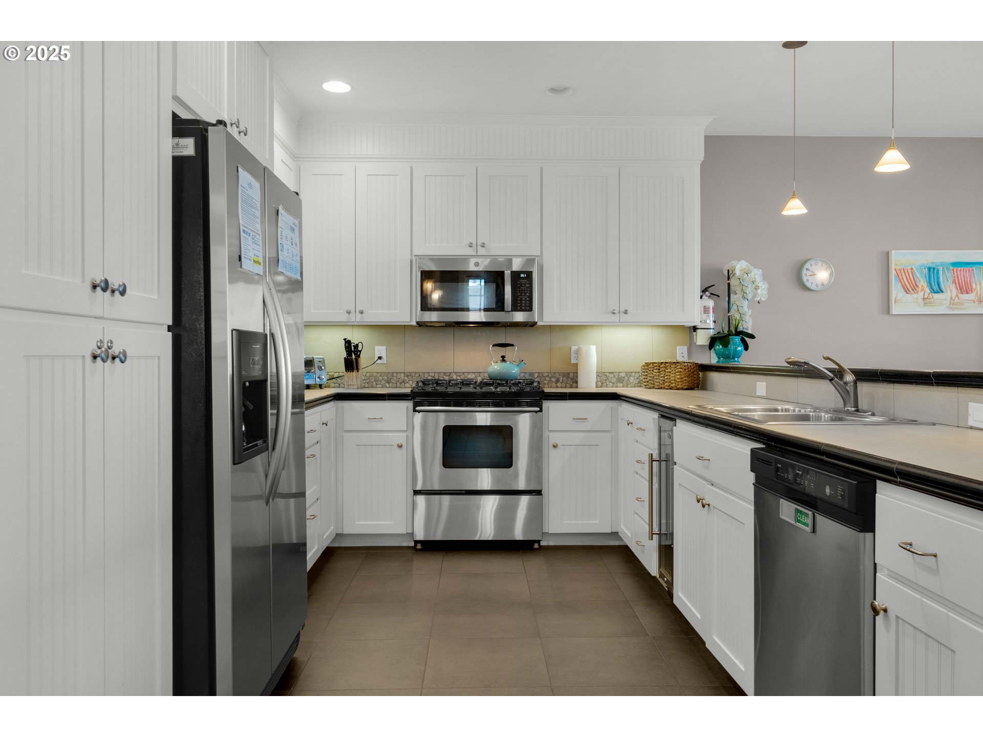 3972 SUNSET BLVD D101
