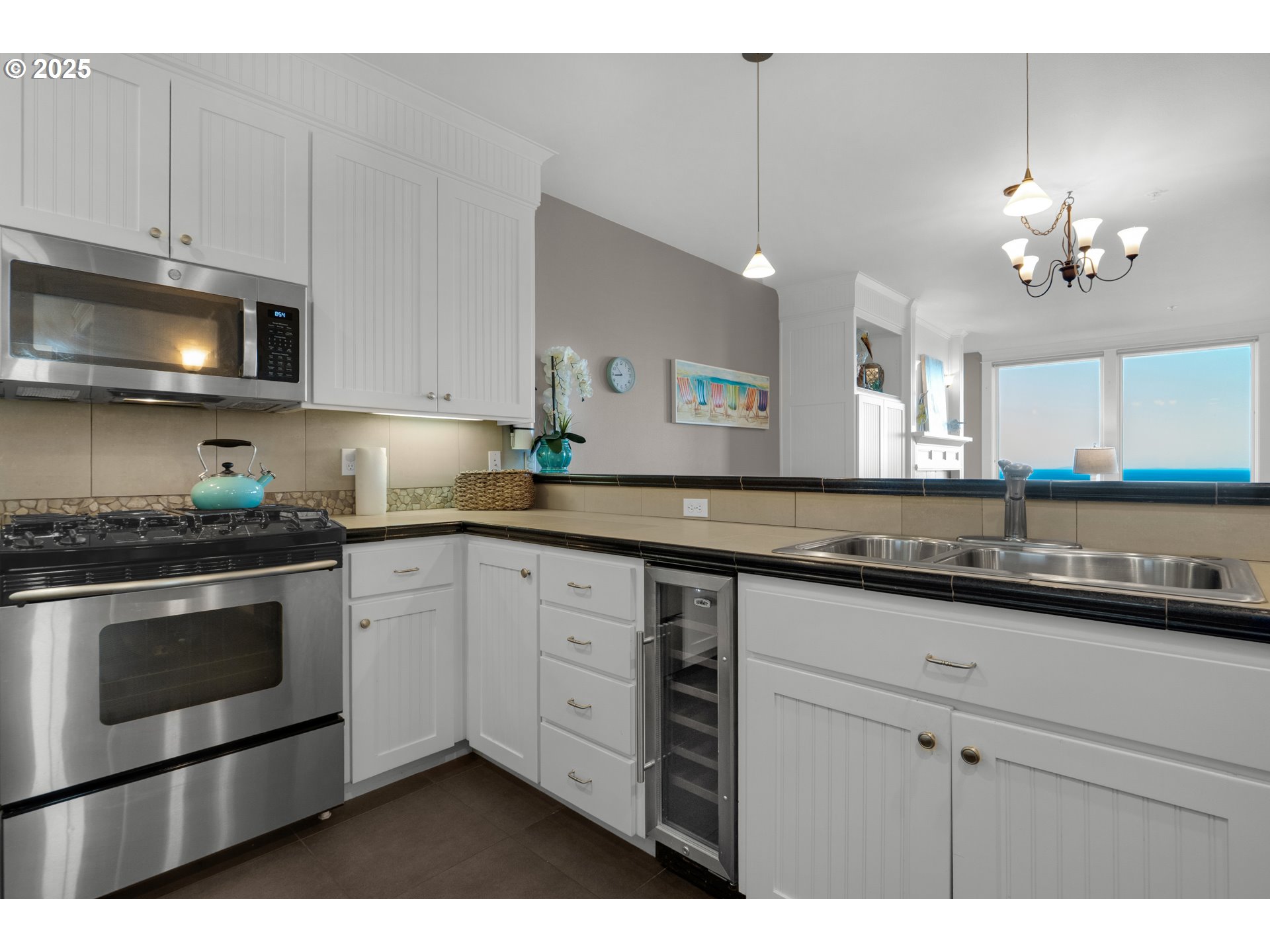 3972 SUNSET BLVD D101