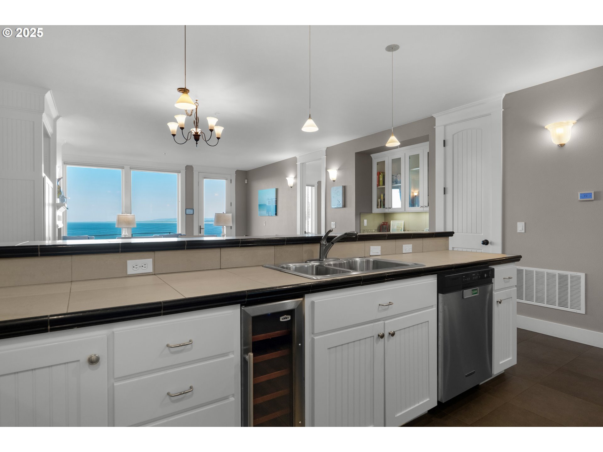 3972 SUNSET BLVD D101